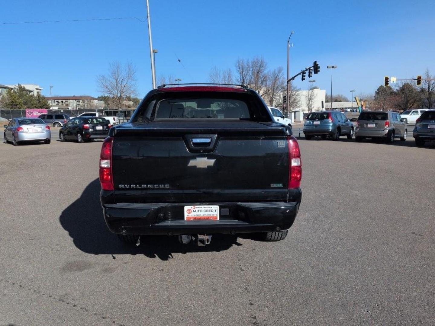 2011 BLACK Chevrolet Avalanche LT (3GNTKFE30BG) with an V8, 5.3L engine, Automatic transmission, located at 10890 W. Colfax Ave., Lakewood, CO, 80215, (303) 274-7692, 39.739914, -105.120132- Photo#5