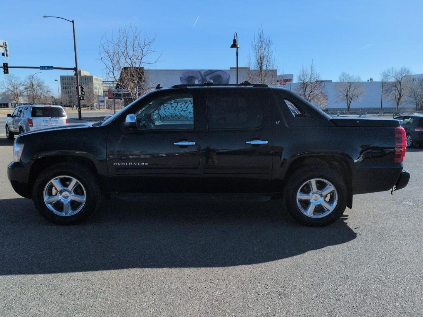 2011 BLACK Chevrolet Avalanche LT (3GNTKFE30BG) with an V8, 5.3L engine, Automatic transmission, located at 10890 W. Colfax Ave., Lakewood, CO, 80215, (303) 274-7692, 39.739914, -105.120132- Photo#7
