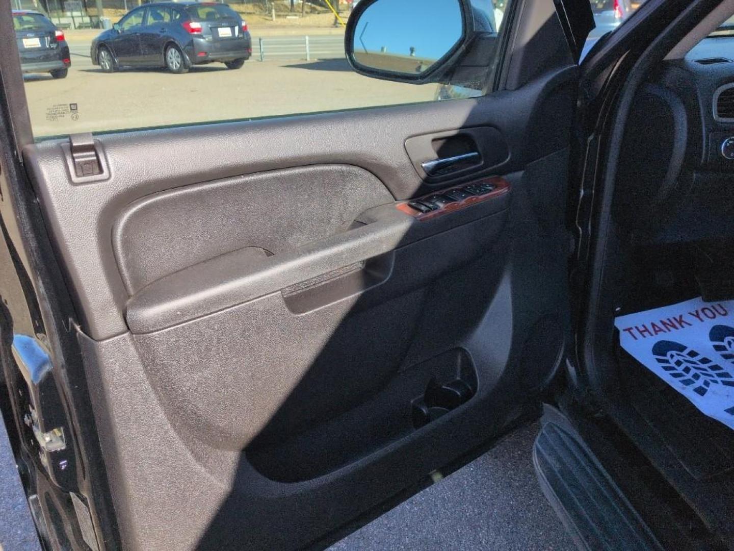 2011 BLACK Chevrolet Avalanche LT (3GNTKFE30BG) with an V8, 5.3L engine, Automatic transmission, located at 10890 W. Colfax Ave., Lakewood, CO, 80215, (303) 274-7692, 39.739914, -105.120132- Photo#8