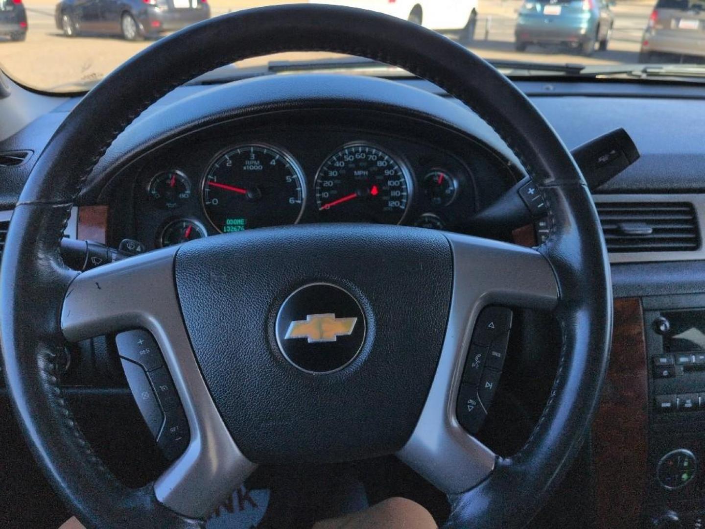 2011 BLACK Chevrolet Avalanche LT (3GNTKFE30BG) with an V8, 5.3L engine, Automatic transmission, located at 10890 W. Colfax Ave., Lakewood, CO, 80215, (303) 274-7692, 39.739914, -105.120132- Photo#10
