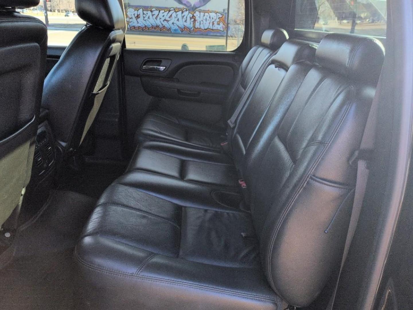 2011 BLACK Chevrolet Avalanche LT (3GNTKFE30BG) with an V8, 5.3L engine, Automatic transmission, located at 10890 W. Colfax Ave., Lakewood, CO, 80215, (303) 274-7692, 39.739914, -105.120132- Photo#15