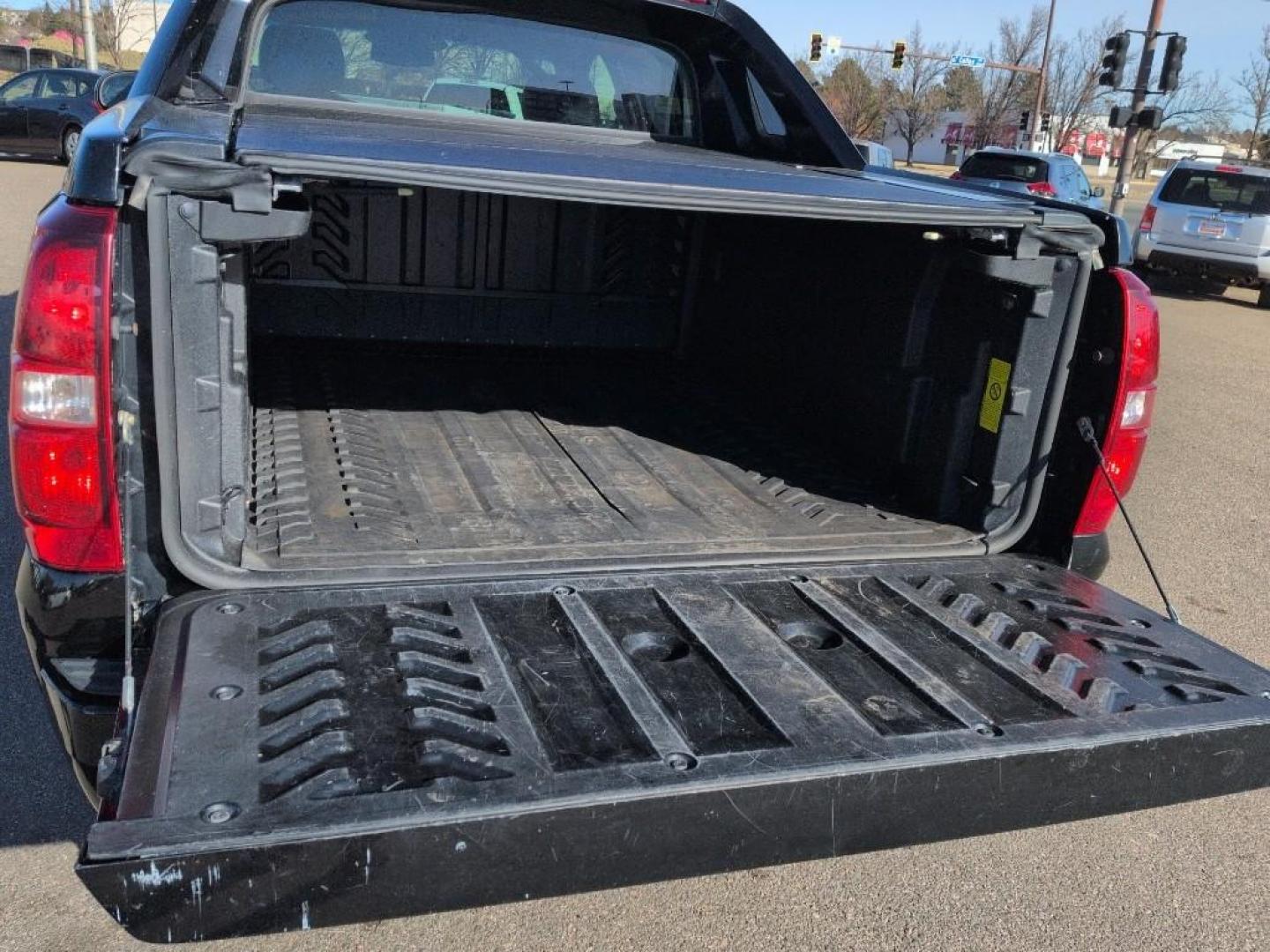 2011 BLACK Chevrolet Avalanche LT (3GNTKFE30BG) with an V8, 5.3L engine, Automatic transmission, located at 10890 W. Colfax Ave., Lakewood, CO, 80215, (303) 274-7692, 39.739914, -105.120132- Photo#20