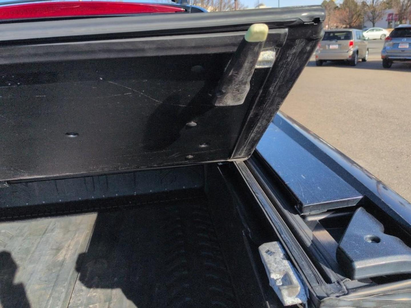 2011 BLACK Chevrolet Avalanche LT (3GNTKFE30BG) with an V8, 5.3L engine, Automatic transmission, located at 10890 W. Colfax Ave., Lakewood, CO, 80215, (303) 274-7692, 39.739914, -105.120132- Photo#22
