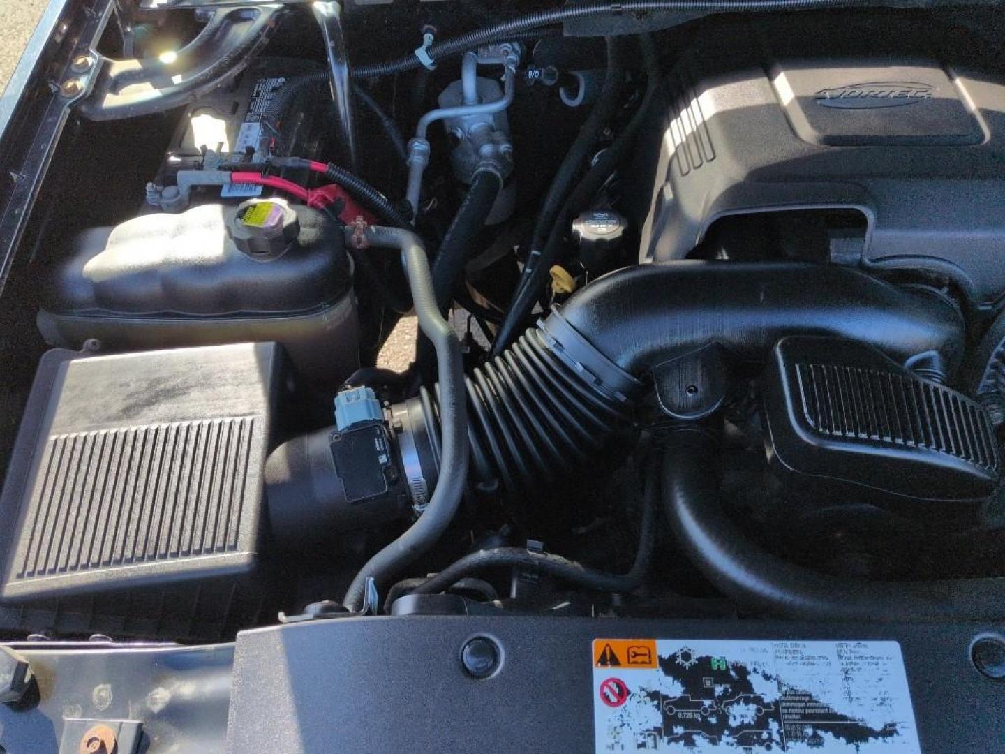2011 BLACK Chevrolet Avalanche LT (3GNTKFE30BG) with an V8, 5.3L engine, Automatic transmission, located at 10890 W. Colfax Ave., Lakewood, CO, 80215, (303) 274-7692, 39.739914, -105.120132- Photo#23