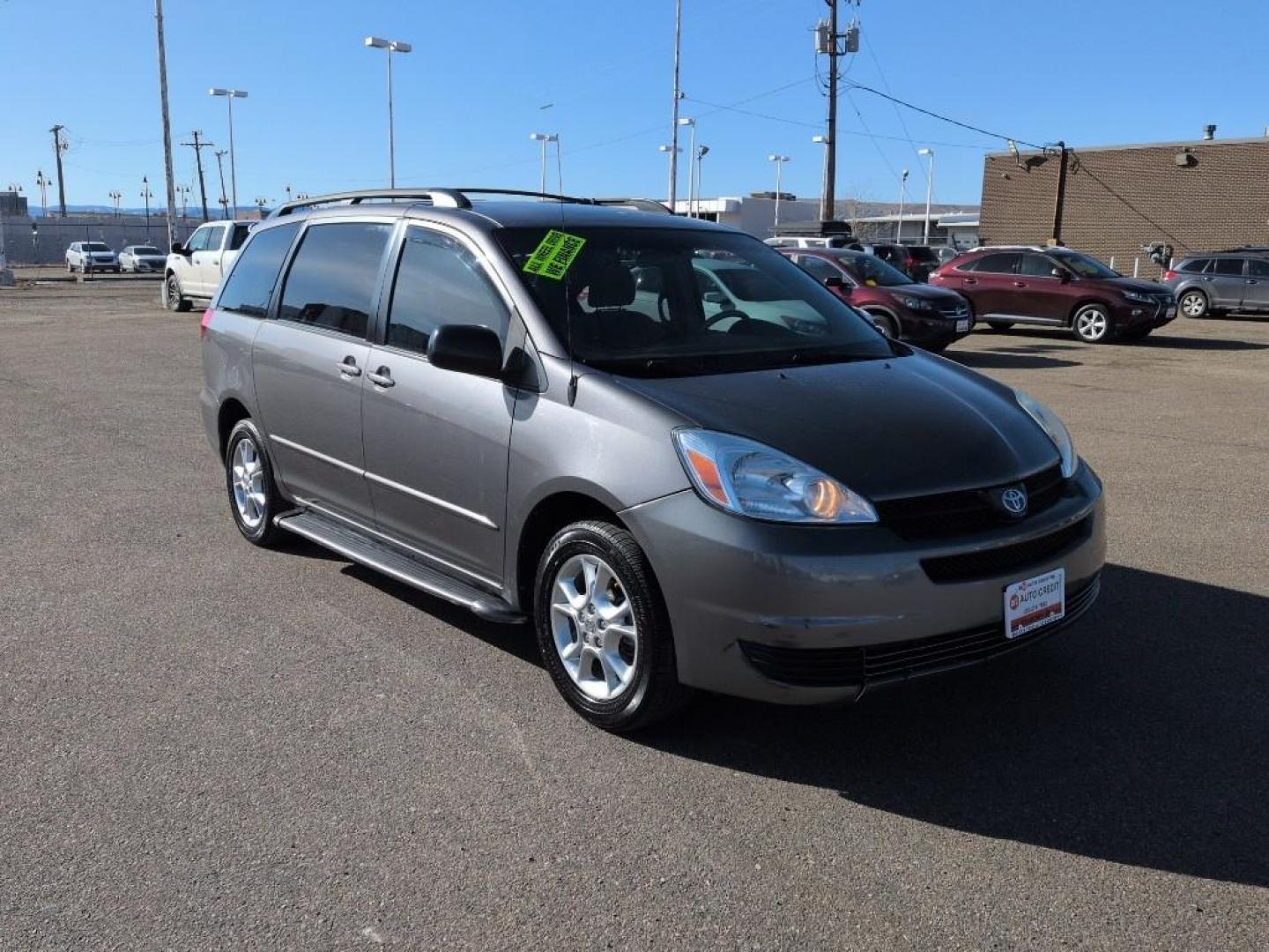 2005 GRAY Toyota Sienna LE AWD (5TDBA23C85S) with an V6, 3.3L engine, Automatic transmission, located at 10890 W. Colfax Ave., Lakewood, CO, 80215, (303) 274-7692, 39.739914, -105.120132 - Photo#2