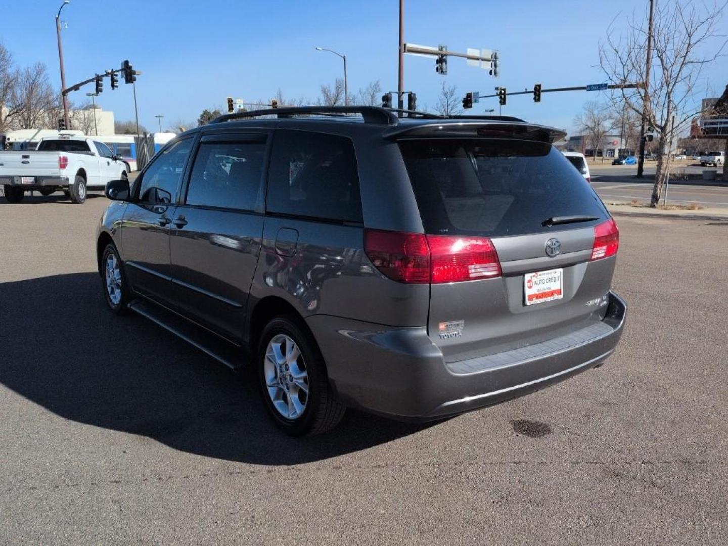 2005 GRAY Toyota Sienna LE AWD (5TDBA23C85S) with an V6, 3.3L engine, Automatic transmission, located at 10890 W. Colfax Ave., Lakewood, CO, 80215, (303) 274-7692, 39.739914, -105.120132 - Photo#7