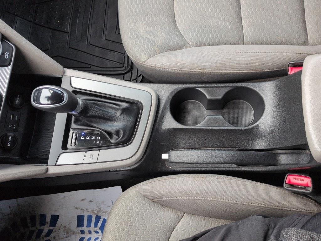 2019 RED Hyundai Elantra LIMITED (KMHD84LF6KU) with an 4 Cyl, 2.0L engine, Automatic transmission, located at 10890 W. Colfax Ave., Lakewood, CO, 80215, (303) 274-7692, 39.739914, -105.120132 - Photo#13