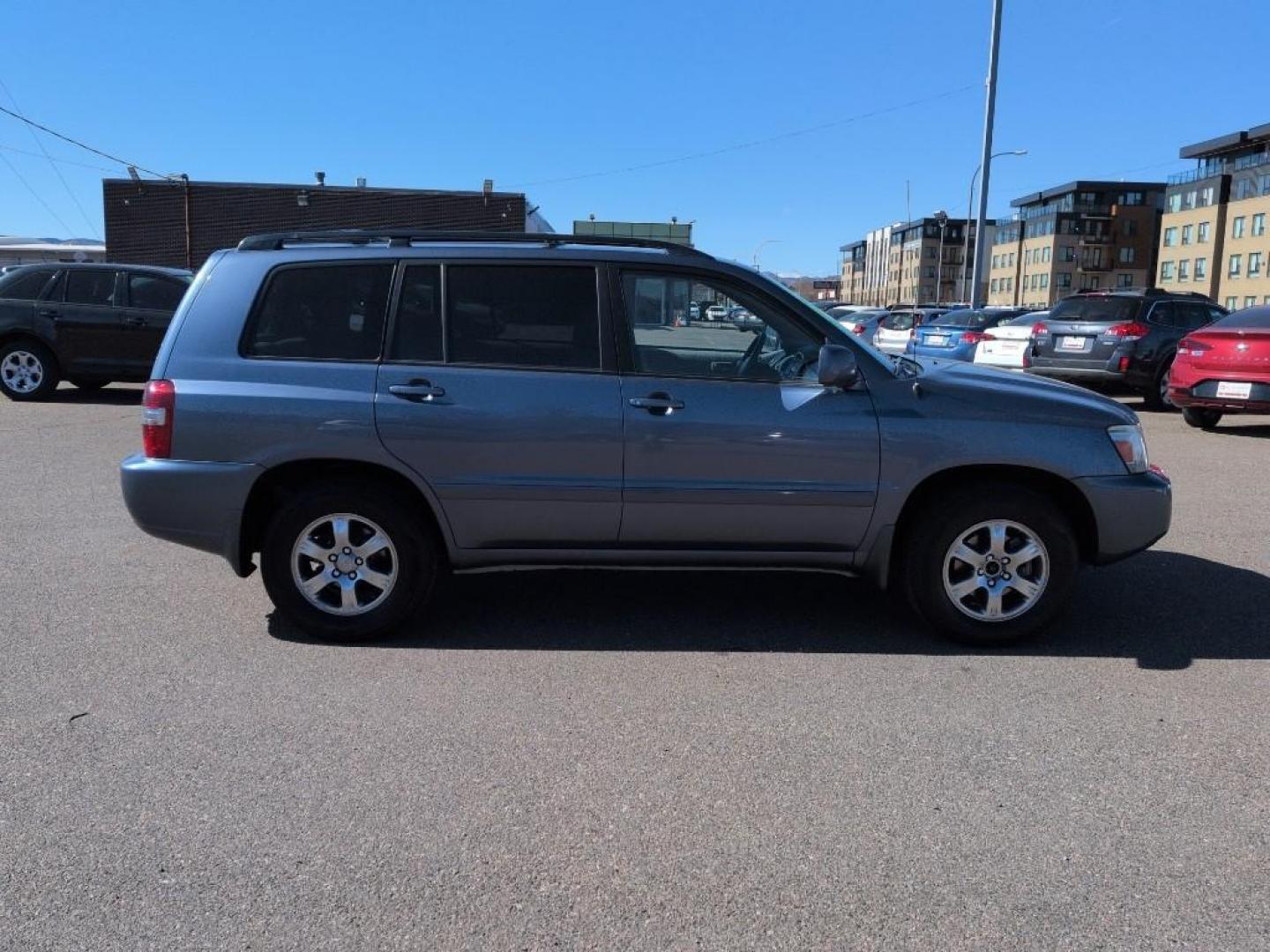 2005 BLUE Toyota Highlander LIMITED V6 4WD (JTEEP21A250) with an V6, 3.3L engine, Automatic transmission, located at 10890 W. Colfax Ave., Lakewood, CO, 80215, (303) 274-7692, 39.739914, -105.120132 - Photo#3
