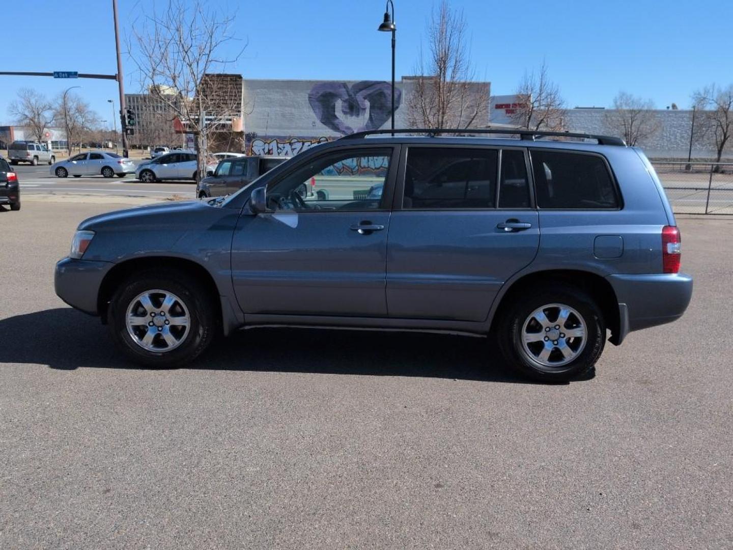 2005 BLUE Toyota Highlander LIMITED V6 4WD (JTEEP21A250) with an V6, 3.3L engine, Automatic transmission, located at 10890 W. Colfax Ave., Lakewood, CO, 80215, (303) 274-7692, 39.739914, -105.120132 - Photo#7