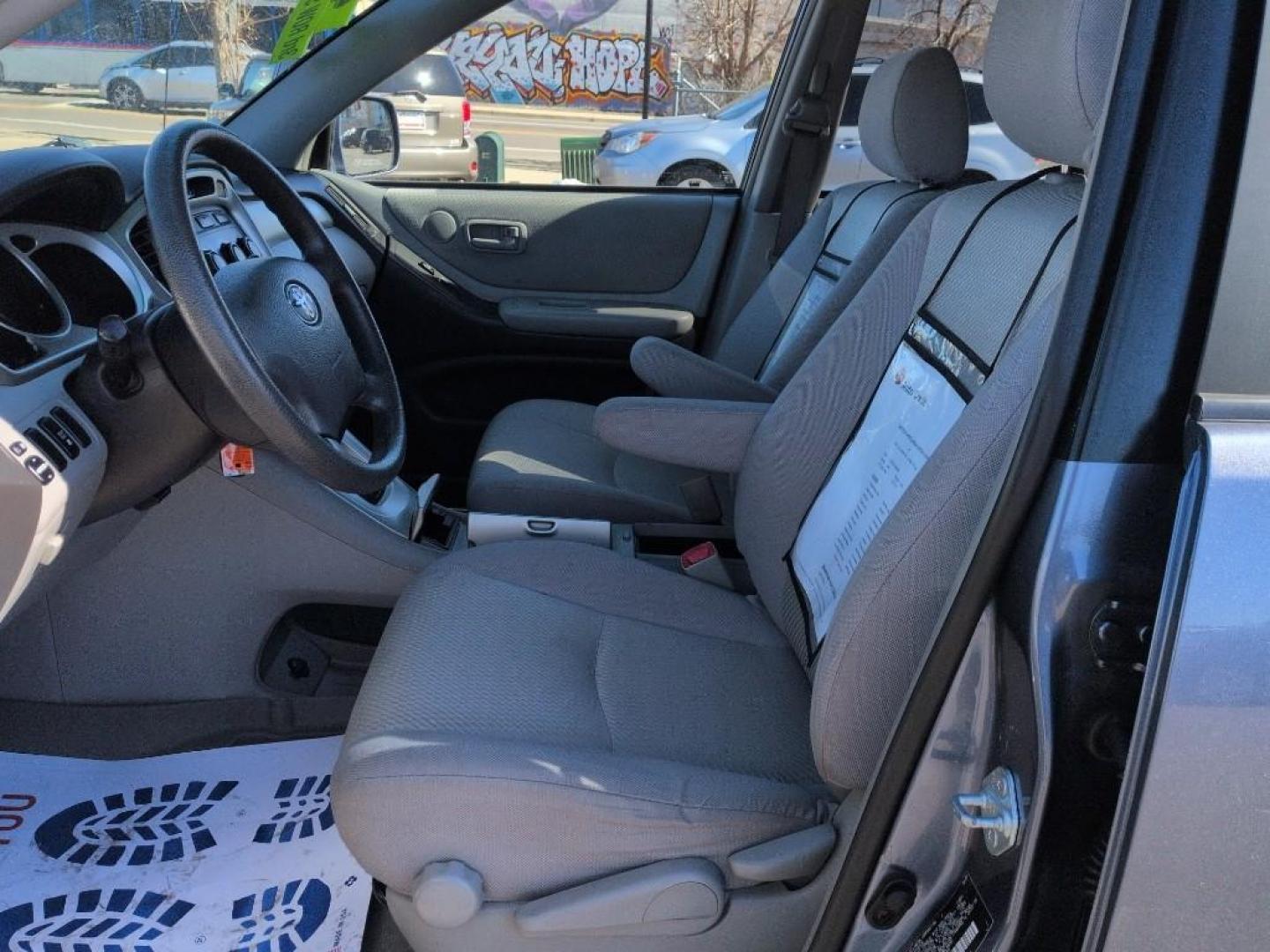 2005 BLUE Toyota Highlander LIMITED V6 4WD (JTEEP21A250) with an V6, 3.3L engine, Automatic transmission, located at 10890 W. Colfax Ave., Lakewood, CO, 80215, (303) 274-7692, 39.739914, -105.120132 - Photo#10