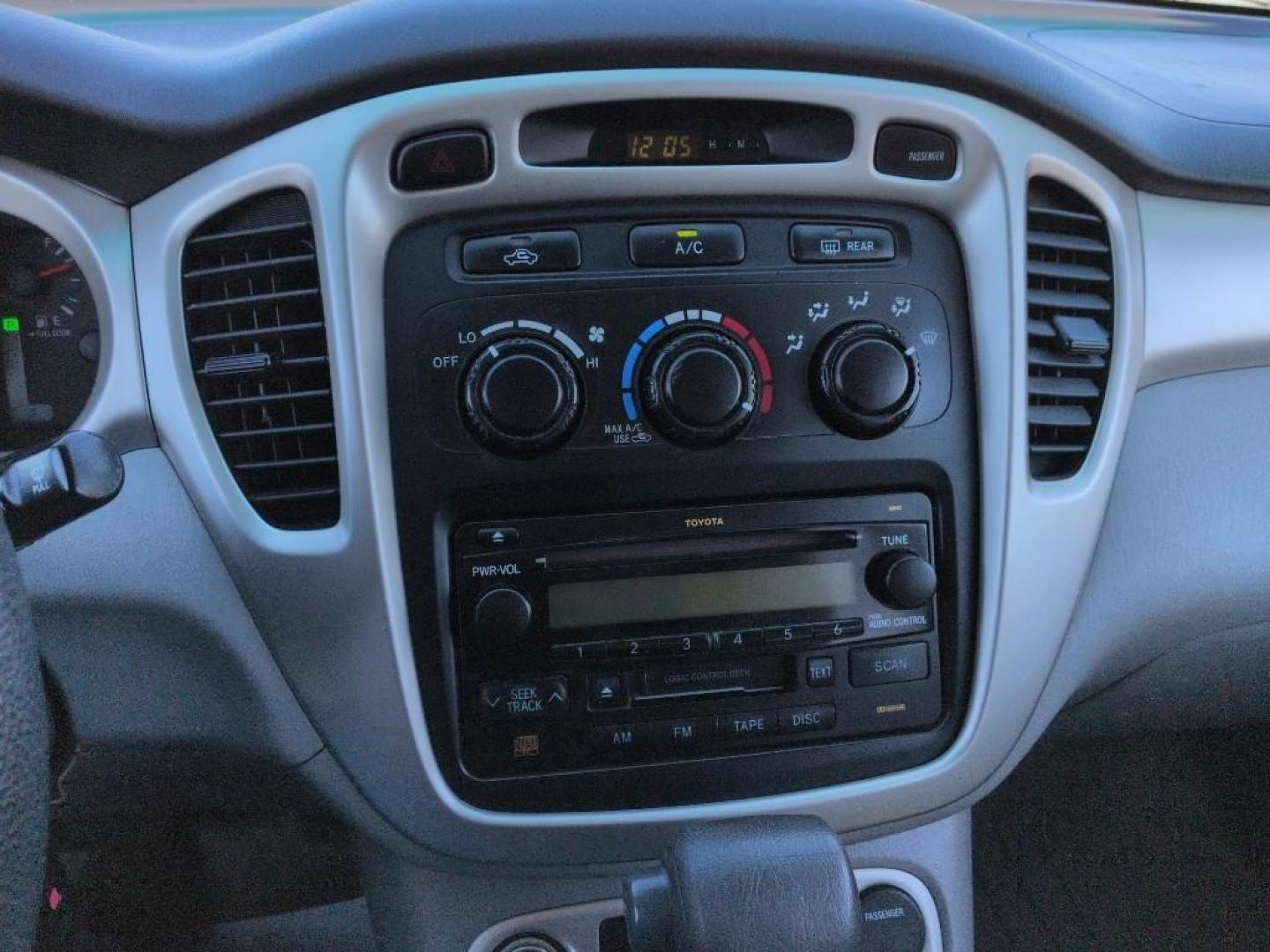 2005 BLUE Toyota Highlander LIMITED V6 4WD (JTEEP21A250) with an V6, 3.3L engine, Automatic transmission, located at 10890 W. Colfax Ave., Lakewood, CO, 80215, (303) 274-7692, 39.739914, -105.120132 - Photo#13