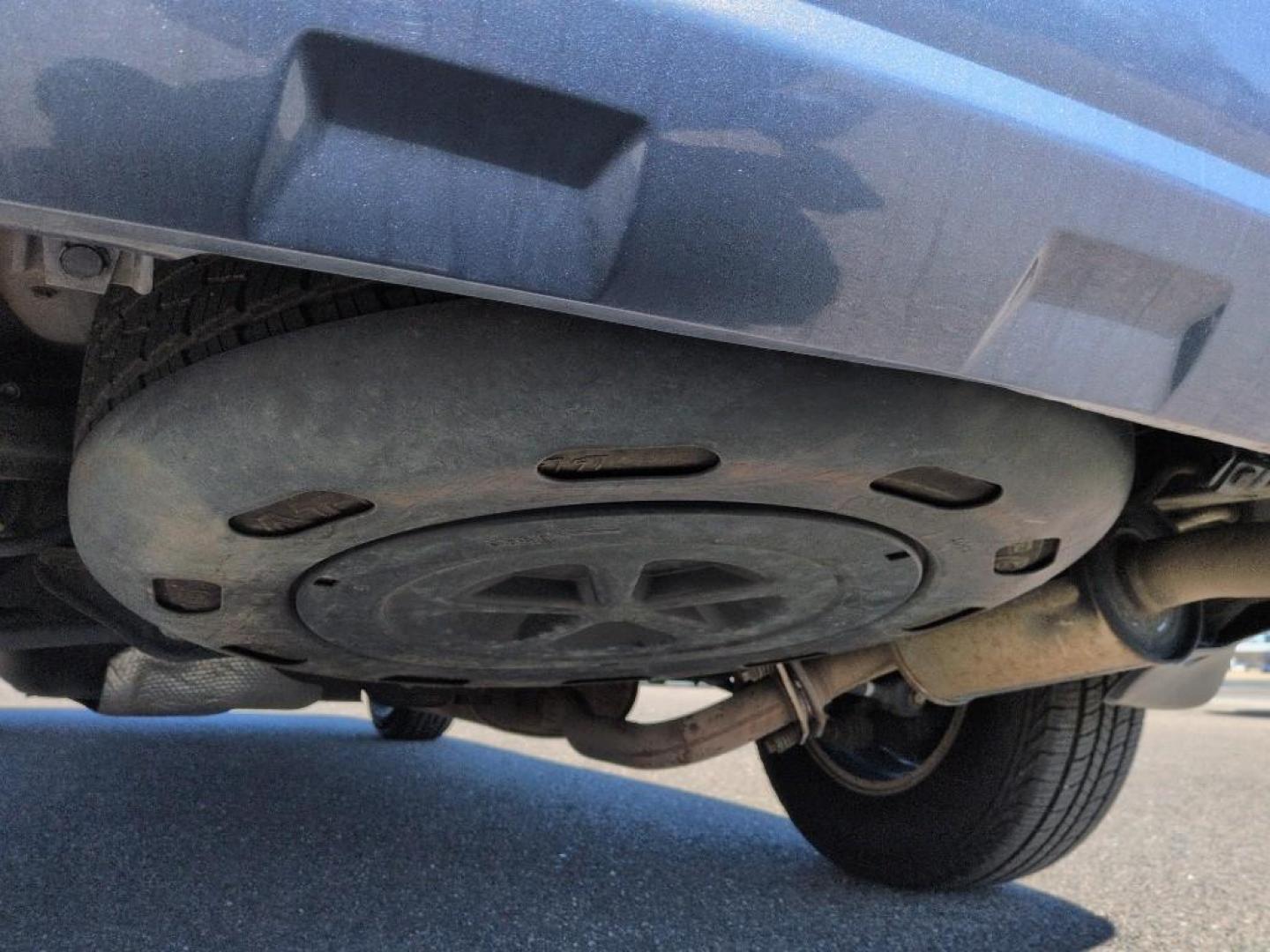 2005 BLUE Toyota Highlander LIMITED V6 4WD (JTEEP21A250) with an V6, 3.3L engine, Automatic transmission, located at 10890 W. Colfax Ave., Lakewood, CO, 80215, (303) 274-7692, 39.739914, -105.120132 - Photo#25