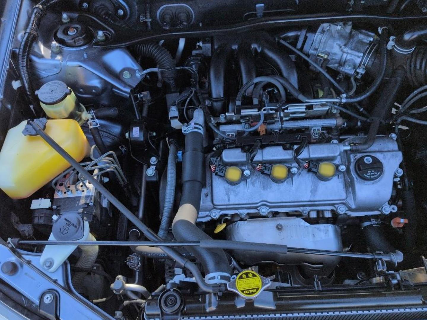 2005 BLUE Toyota Highlander LIMITED V6 4WD (JTEEP21A250) with an V6, 3.3L engine, Automatic transmission, located at 10890 W. Colfax Ave., Lakewood, CO, 80215, (303) 274-7692, 39.739914, -105.120132 - Photo#26