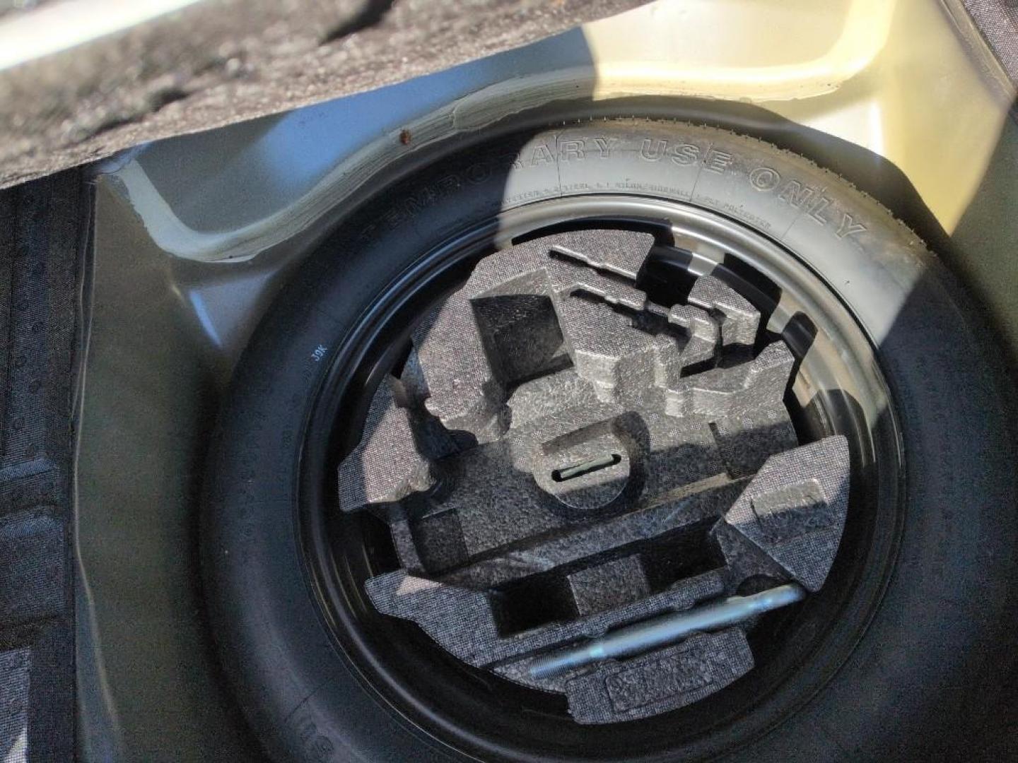 2011 GRAY Subaru Outback 2.5i Limited (4S4BRBLC4B3) with an 4 Cyl, 2.5L engine, Automatic transmission, located at 10890 W. Colfax Ave., Lakewood, CO, 80215, (303) 274-7692, 39.739914, -105.120132 - Photo#24