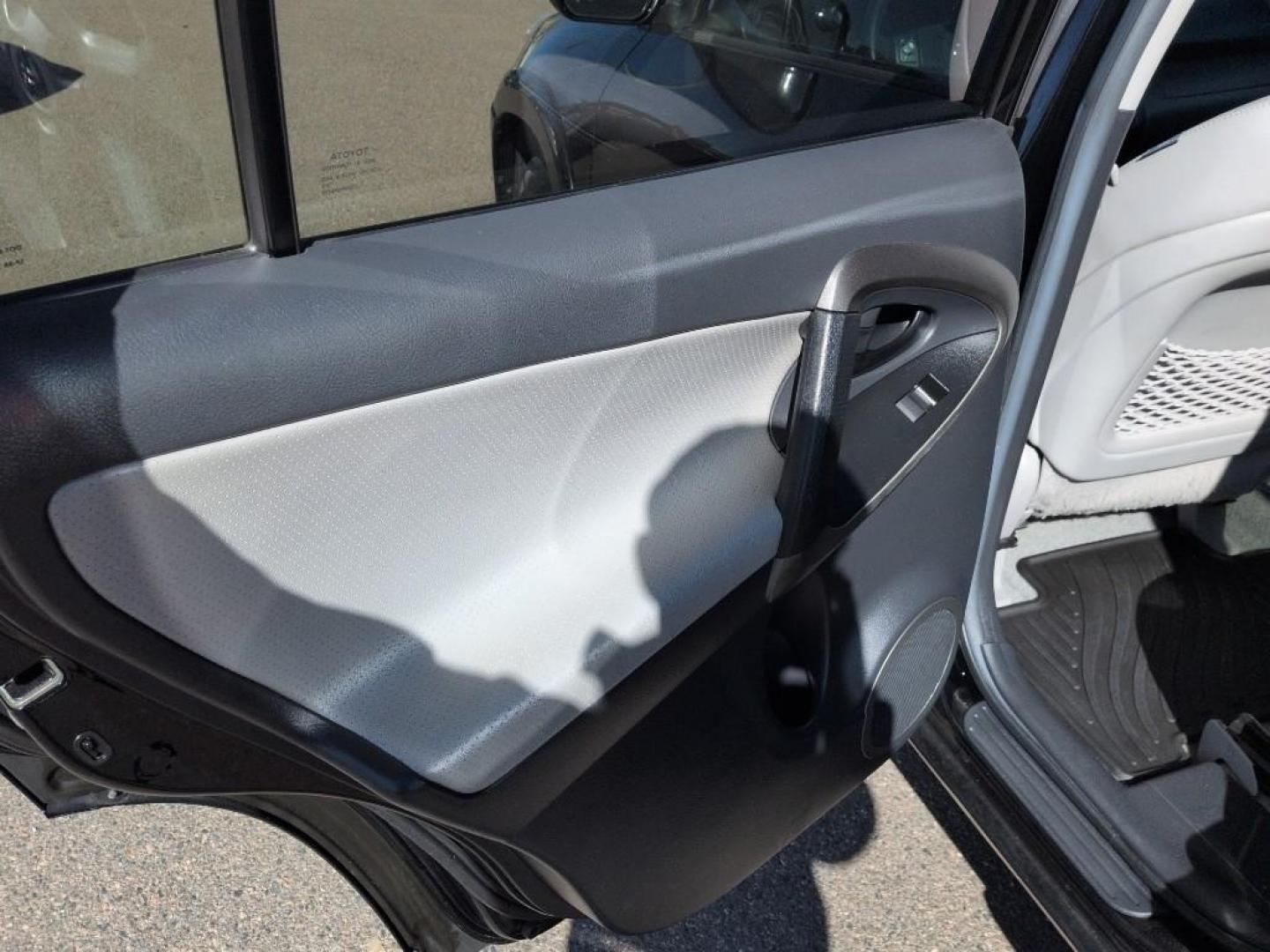 2009 BLACK Toyota RAV4 Limited (2T3ZF31VX9W) with an 4 Cyl, 2.5L engine, Automatic transmission, located at 10890 W. Colfax Ave., Lakewood, CO, 80215, (303) 274-7692, 39.739914, -105.120132 - Photo#16