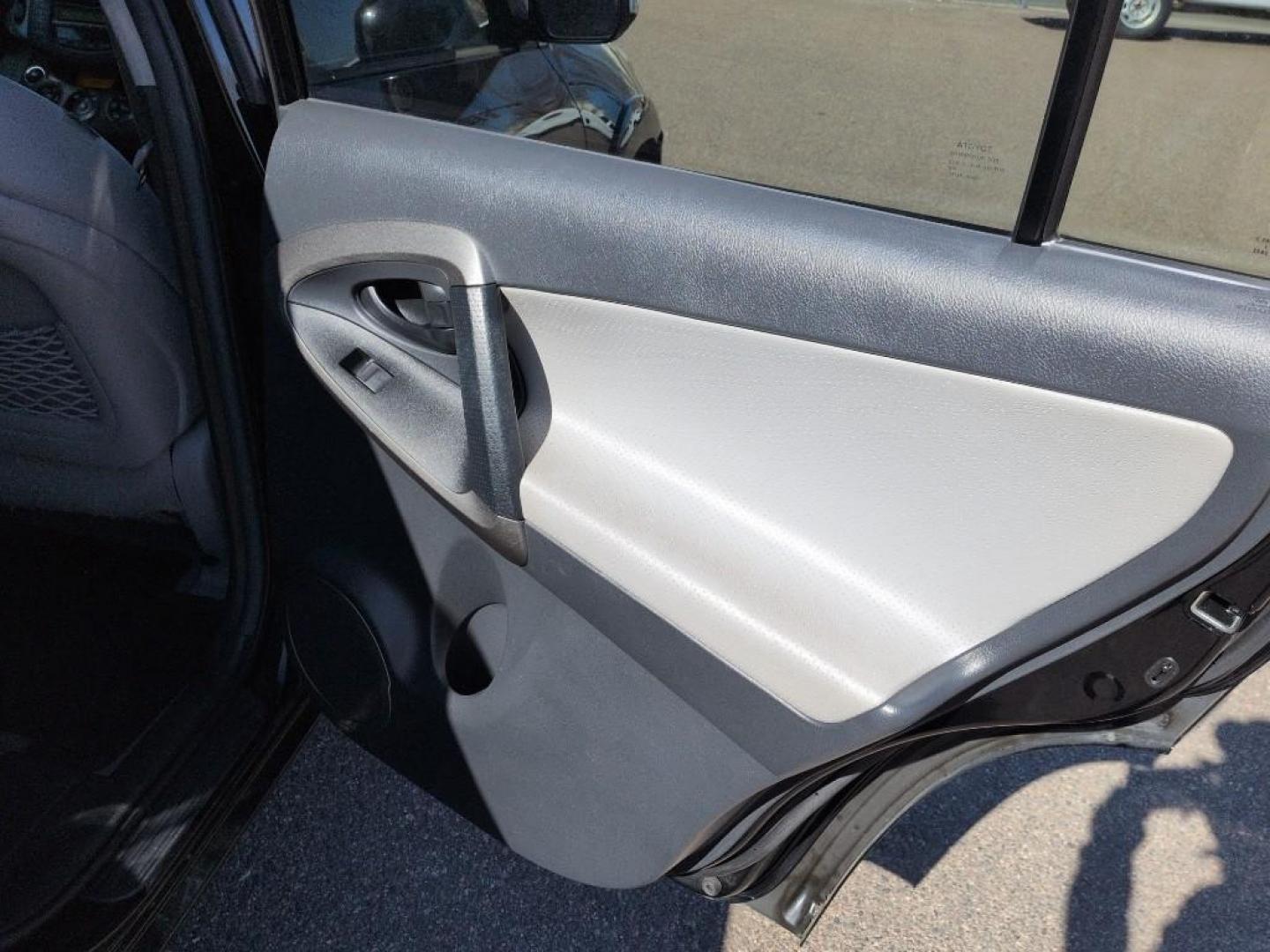 2009 BLACK Toyota RAV4 Limited (2T3ZF31VX9W) with an 4 Cyl, 2.5L engine, Automatic transmission, located at 10890 W. Colfax Ave., Lakewood, CO, 80215, (303) 274-7692, 39.739914, -105.120132 - Photo#20