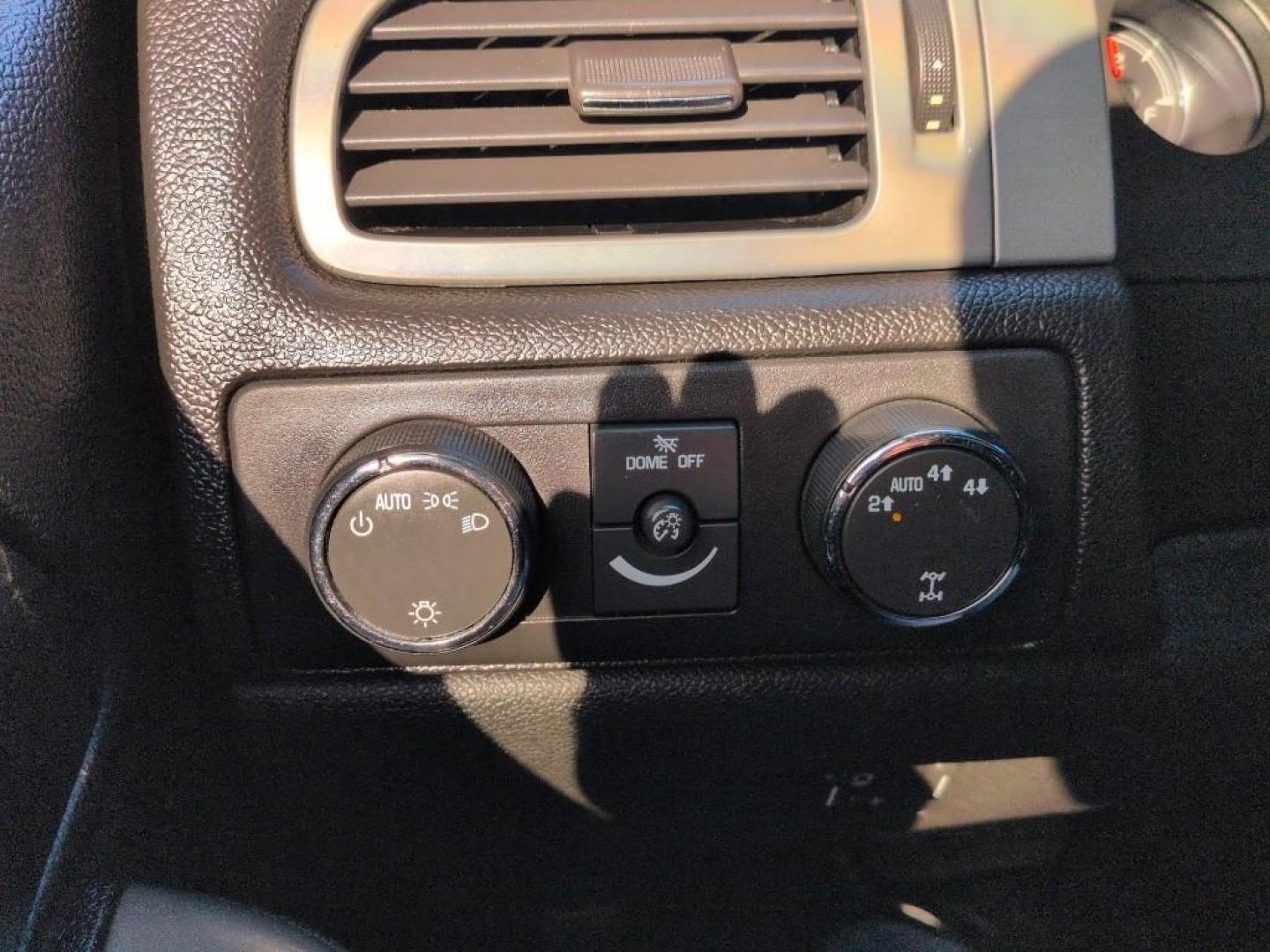 2010 GOLD Chevrolet Suburban LS (1GNUKHE34AR) with an V8, 5.3L engine, Automatic transmission, located at 10890 W. Colfax Ave., Lakewood, CO, 80215, (303) 274-7692, 39.739914, -105.120132 - Photo#13