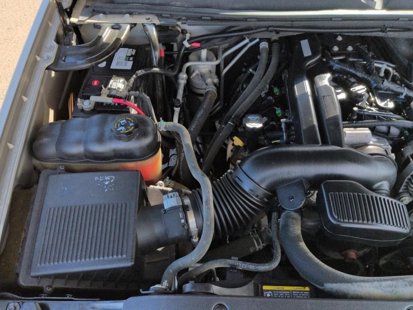 2010 GOLD Chevrolet Suburban LS (1GNUKHE34AR) with an V8, 5.3L engine, Automatic transmission, located at 10890 W. Colfax Ave., Lakewood, CO, 80215, (303) 274-7692, 39.739914, -105.120132 - Photo#25