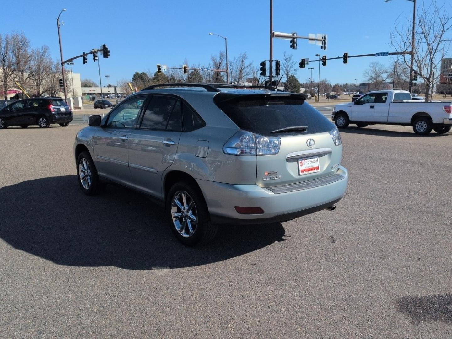 2008 SILVER Lexus RX 350 Base (2T2HK31UX8C) with an V6, 3.5L engine, Automatic transmission, located at 10890 W. Colfax Ave., Lakewood, CO, 80215, (303) 274-7692, 39.739914, -105.120132 - Photo#6