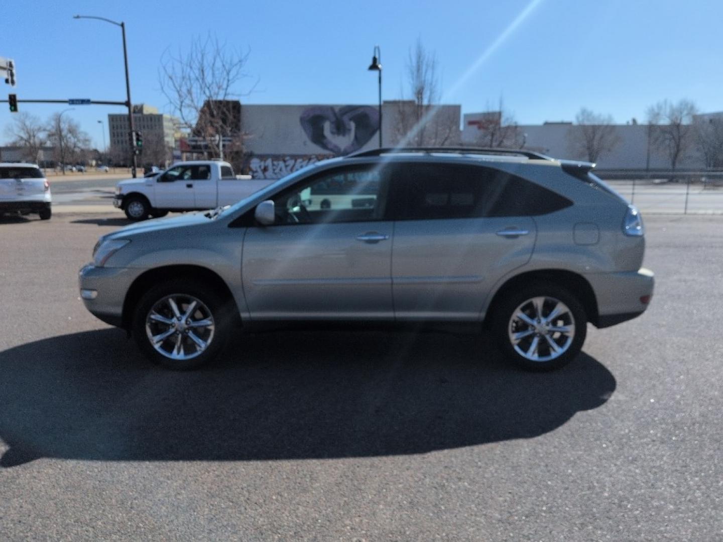 2008 SILVER Lexus RX 350 Base (2T2HK31UX8C) with an V6, 3.5L engine, Automatic transmission, located at 10890 W. Colfax Ave., Lakewood, CO, 80215, (303) 274-7692, 39.739914, -105.120132 - Photo#7