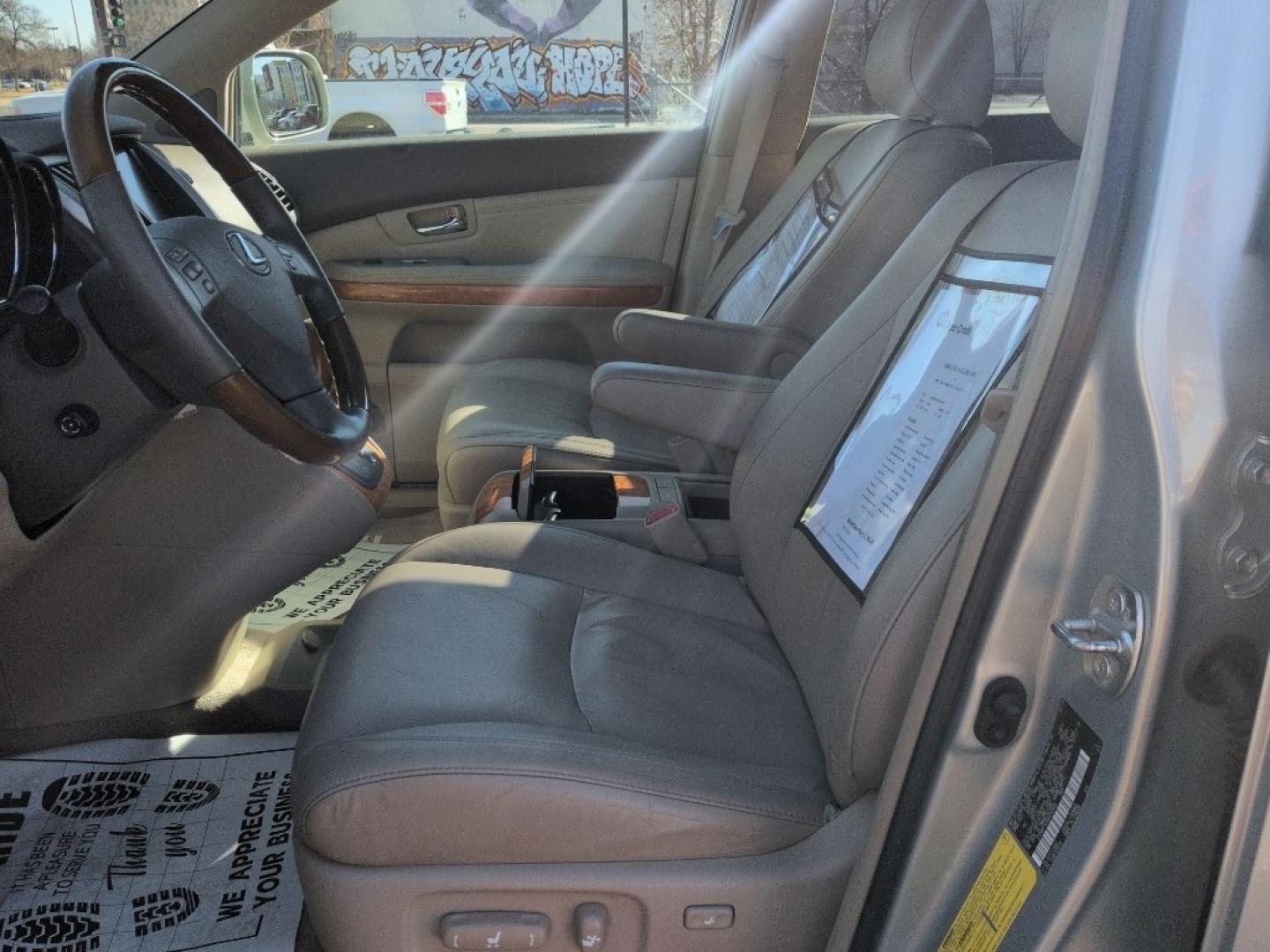 2008 SILVER Lexus RX 350 Base (2T2HK31UX8C) with an V6, 3.5L engine, Automatic transmission, located at 10890 W. Colfax Ave., Lakewood, CO, 80215, (303) 274-7692, 39.739914, -105.120132 - Photo#9