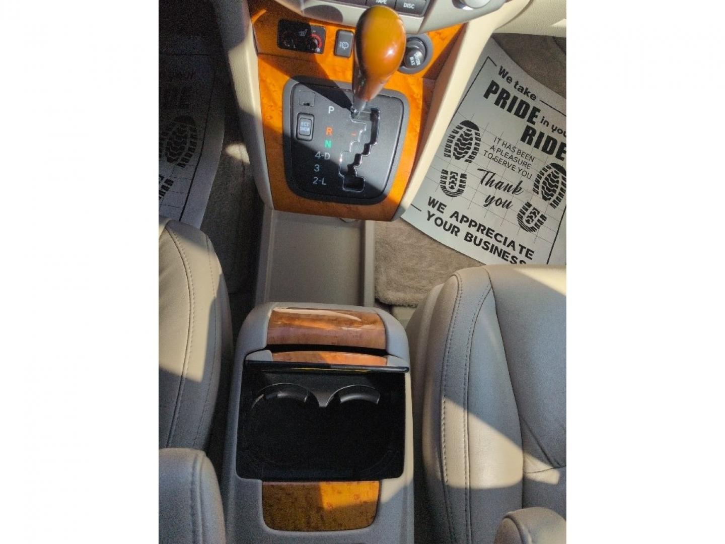 2008 SILVER Lexus RX 350 Base (2T2HK31UX8C) with an V6, 3.5L engine, Automatic transmission, located at 10890 W. Colfax Ave., Lakewood, CO, 80215, (303) 274-7692, 39.739914, -105.120132 - Photo#13