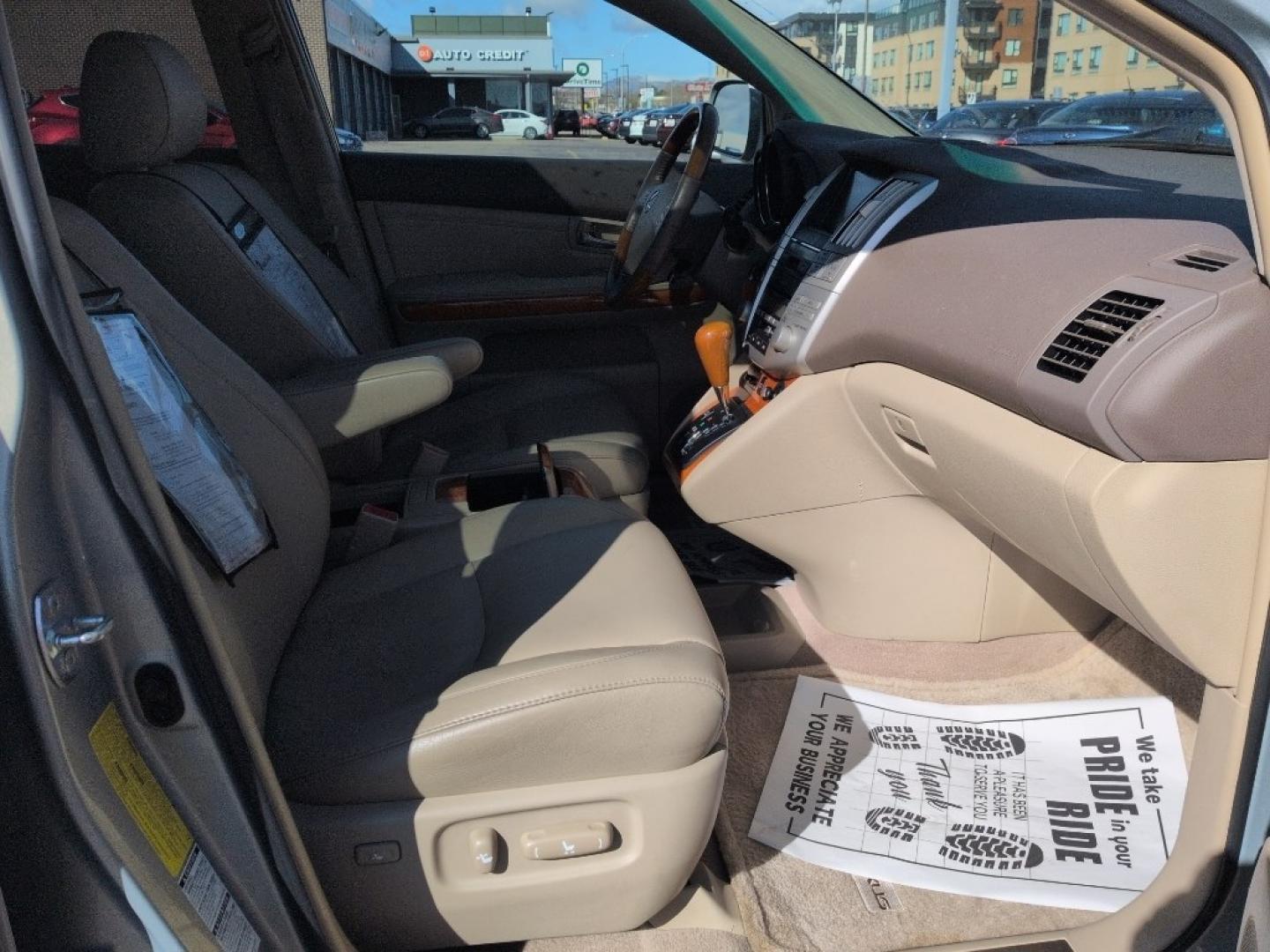 2008 SILVER Lexus RX 350 Base (2T2HK31UX8C) with an V6, 3.5L engine, Automatic transmission, located at 10890 W. Colfax Ave., Lakewood, CO, 80215, (303) 274-7692, 39.739914, -105.120132 - Photo#19