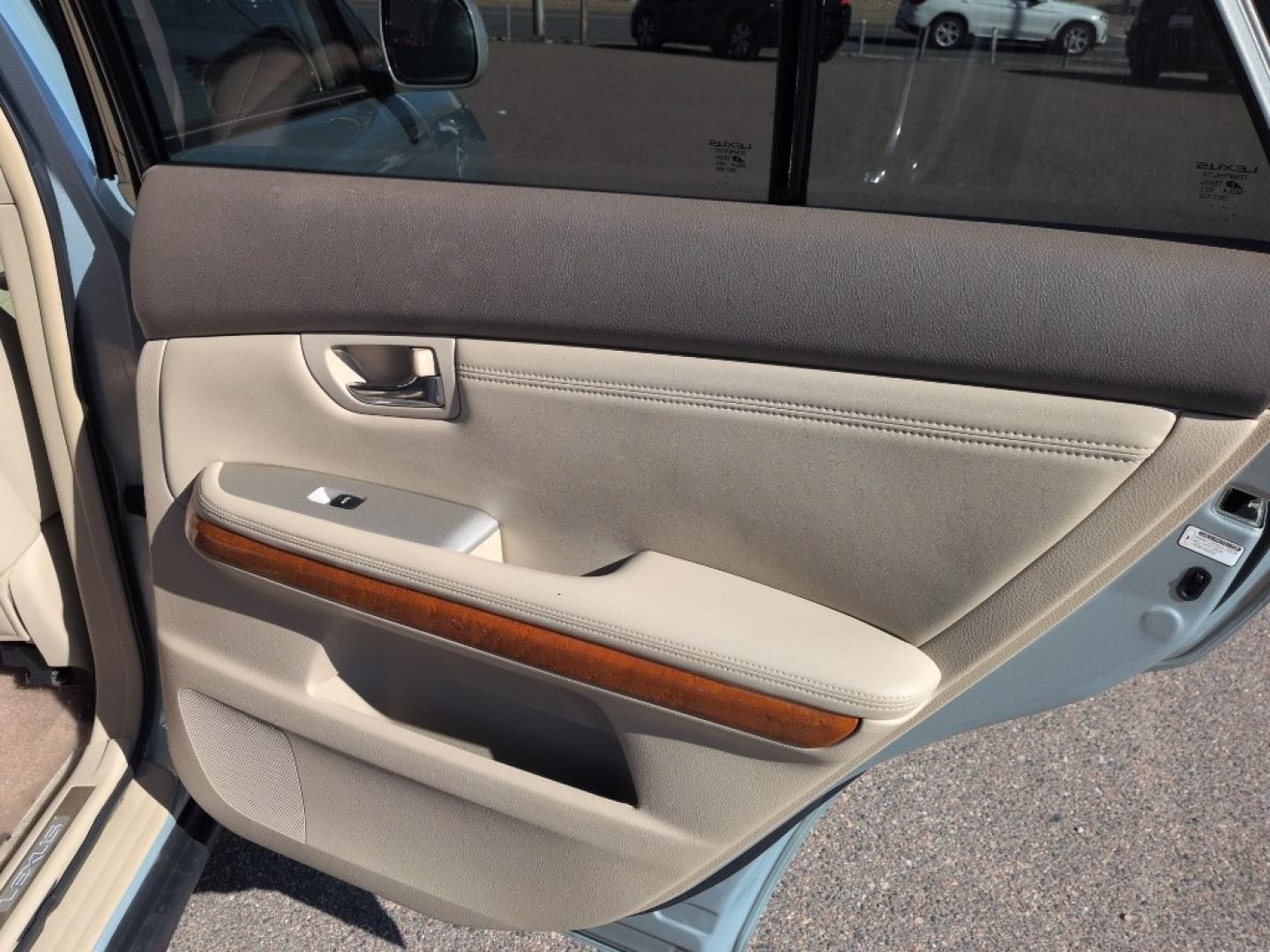 2008 SILVER Lexus RX 350 Base (2T2HK31UX8C) with an V6, 3.5L engine, Automatic transmission, located at 10890 W. Colfax Ave., Lakewood, CO, 80215, (303) 274-7692, 39.739914, -105.120132 - Photo#20