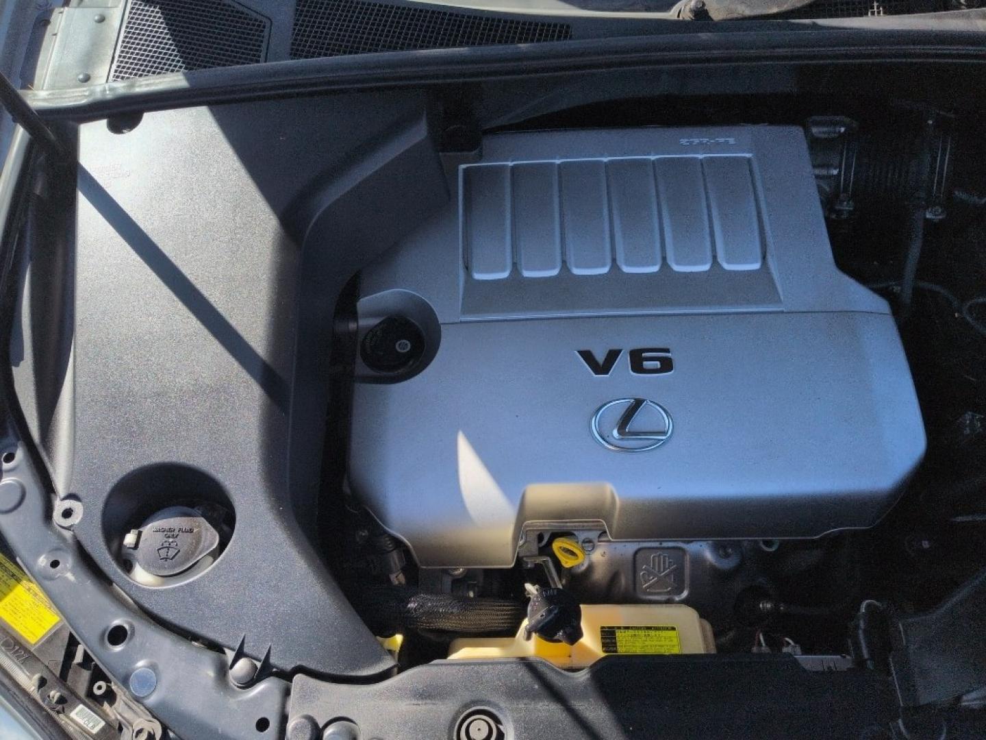 2008 SILVER Lexus RX 350 Base (2T2HK31UX8C) with an V6, 3.5L engine, Automatic transmission, located at 10890 W. Colfax Ave., Lakewood, CO, 80215, (303) 274-7692, 39.739914, -105.120132 - Photo#25