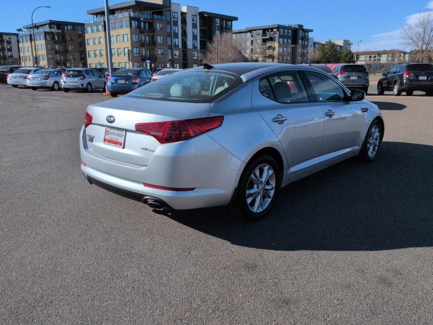 2013 SILVER Kia Optima EX (5XXGN4A79DG) with an 4 Cyl, 2.4L engine, Automatic transmission, located at 10890 W. Colfax Ave., Lakewood, CO, 80215, (303) 274-7692, 39.739914, -105.120132 - Photo#4