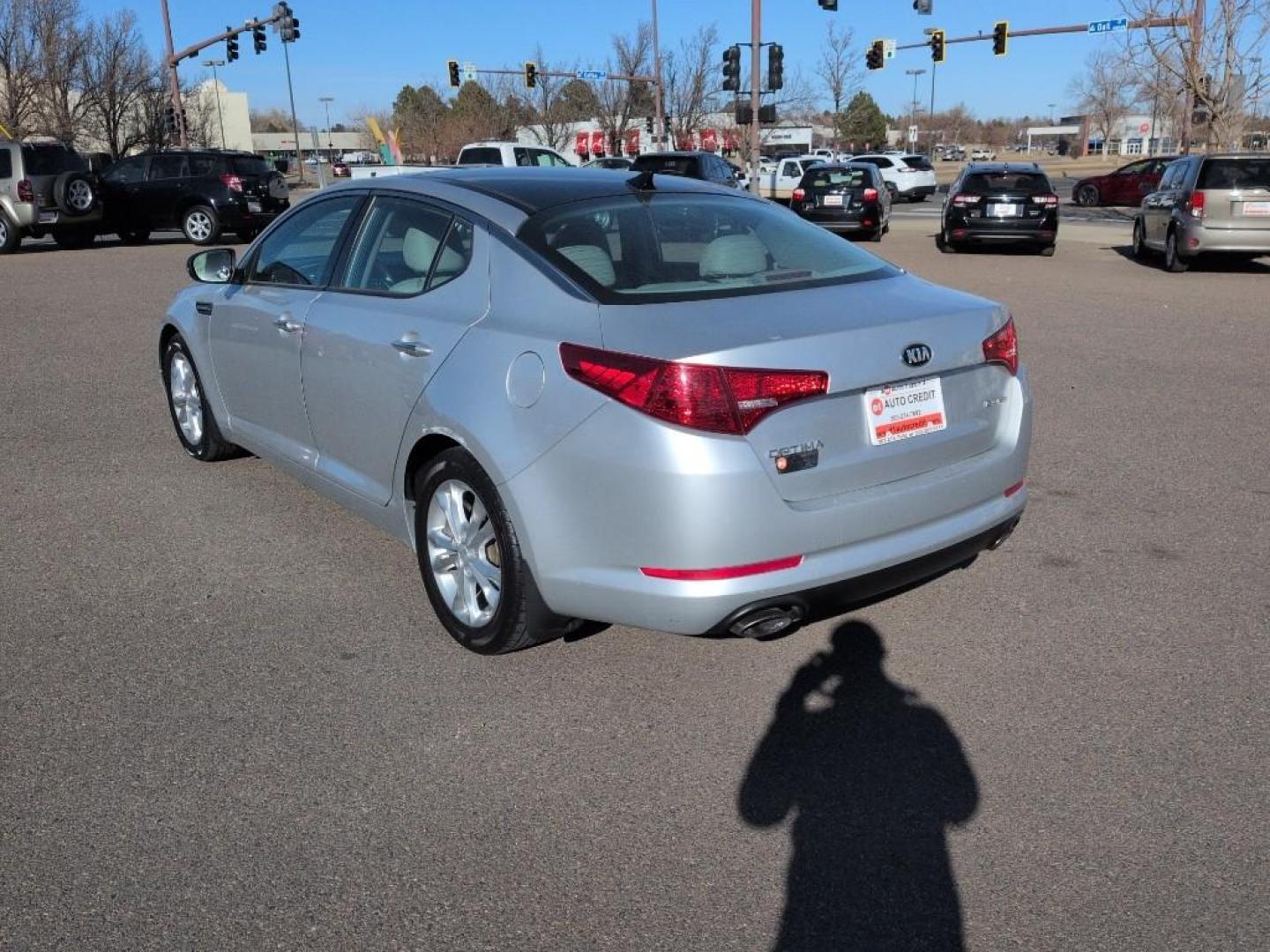 2013 SILVER Kia Optima EX (5XXGN4A79DG) with an 4 Cyl, 2.4L engine, Automatic transmission, located at 10890 W. Colfax Ave., Lakewood, CO, 80215, (303) 274-7692, 39.739914, -105.120132 - Photo#6