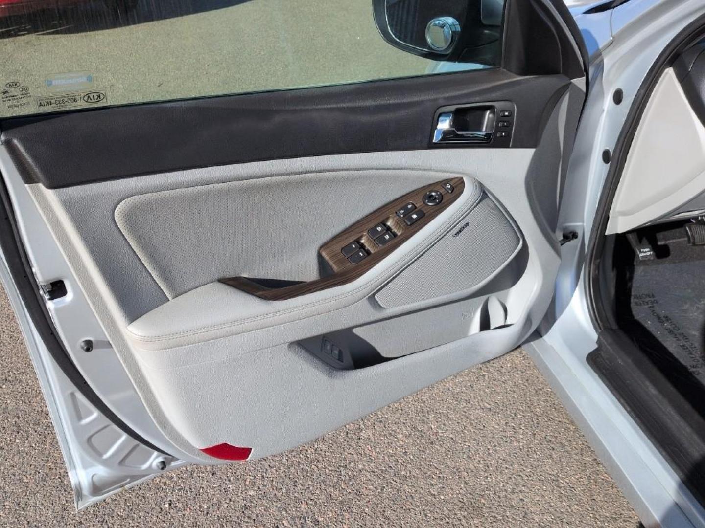 2013 SILVER Kia Optima EX (5XXGN4A79DG) with an 4 Cyl, 2.4L engine, Automatic transmission, located at 10890 W. Colfax Ave., Lakewood, CO, 80215, (303) 274-7692, 39.739914, -105.120132 - Photo#8