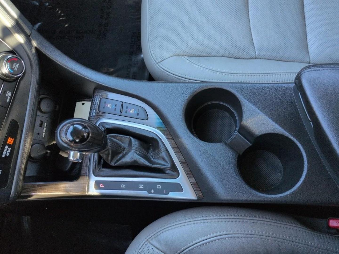 2013 SILVER Kia Optima EX (5XXGN4A79DG) with an 4 Cyl, 2.4L engine, Automatic transmission, located at 10890 W. Colfax Ave., Lakewood, CO, 80215, (303) 274-7692, 39.739914, -105.120132 - Photo#14