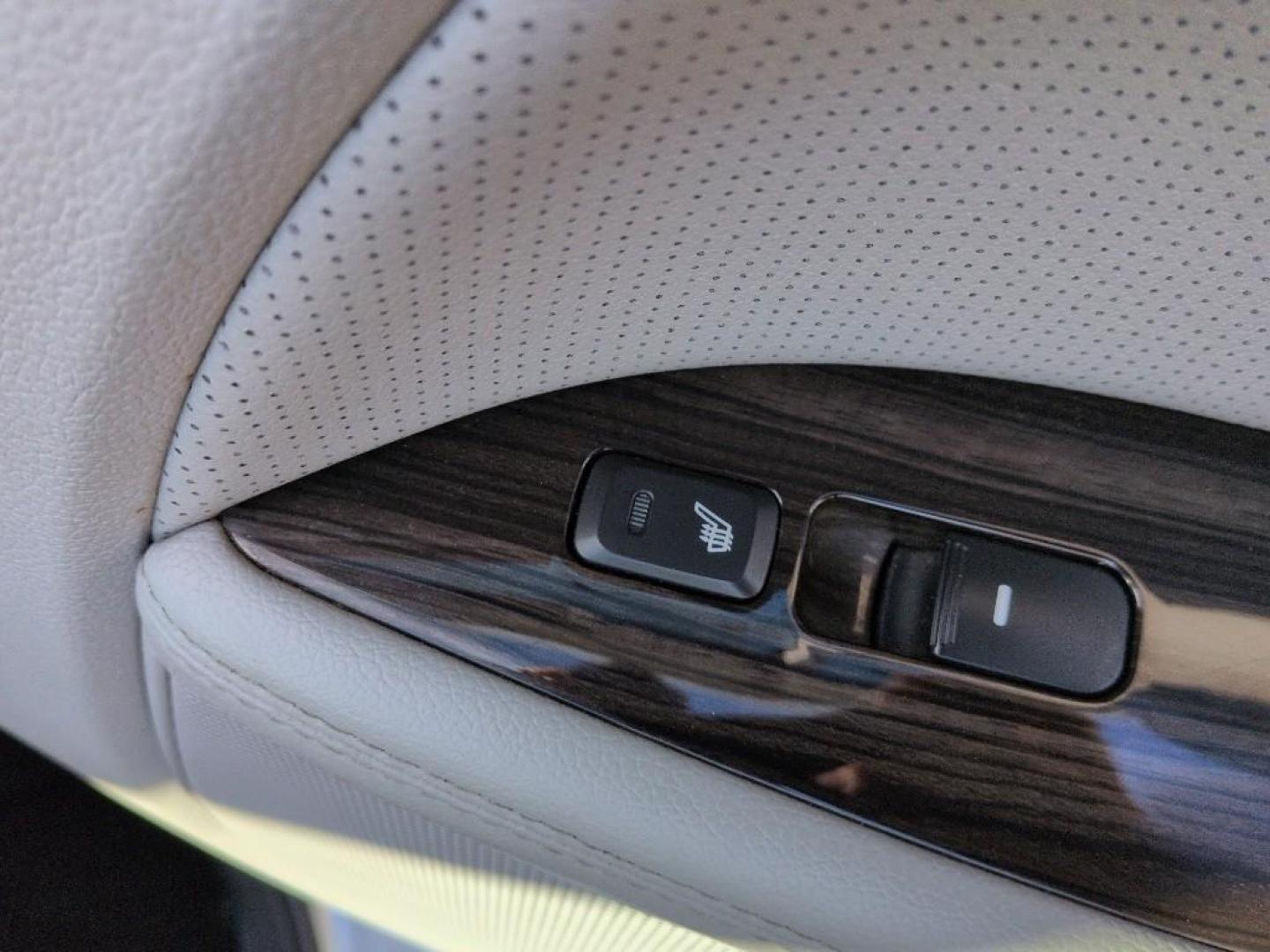 2013 SILVER Kia Optima EX (5XXGN4A79DG) with an 4 Cyl, 2.4L engine, Automatic transmission, located at 10890 W. Colfax Ave., Lakewood, CO, 80215, (303) 274-7692, 39.739914, -105.120132 - Photo#23