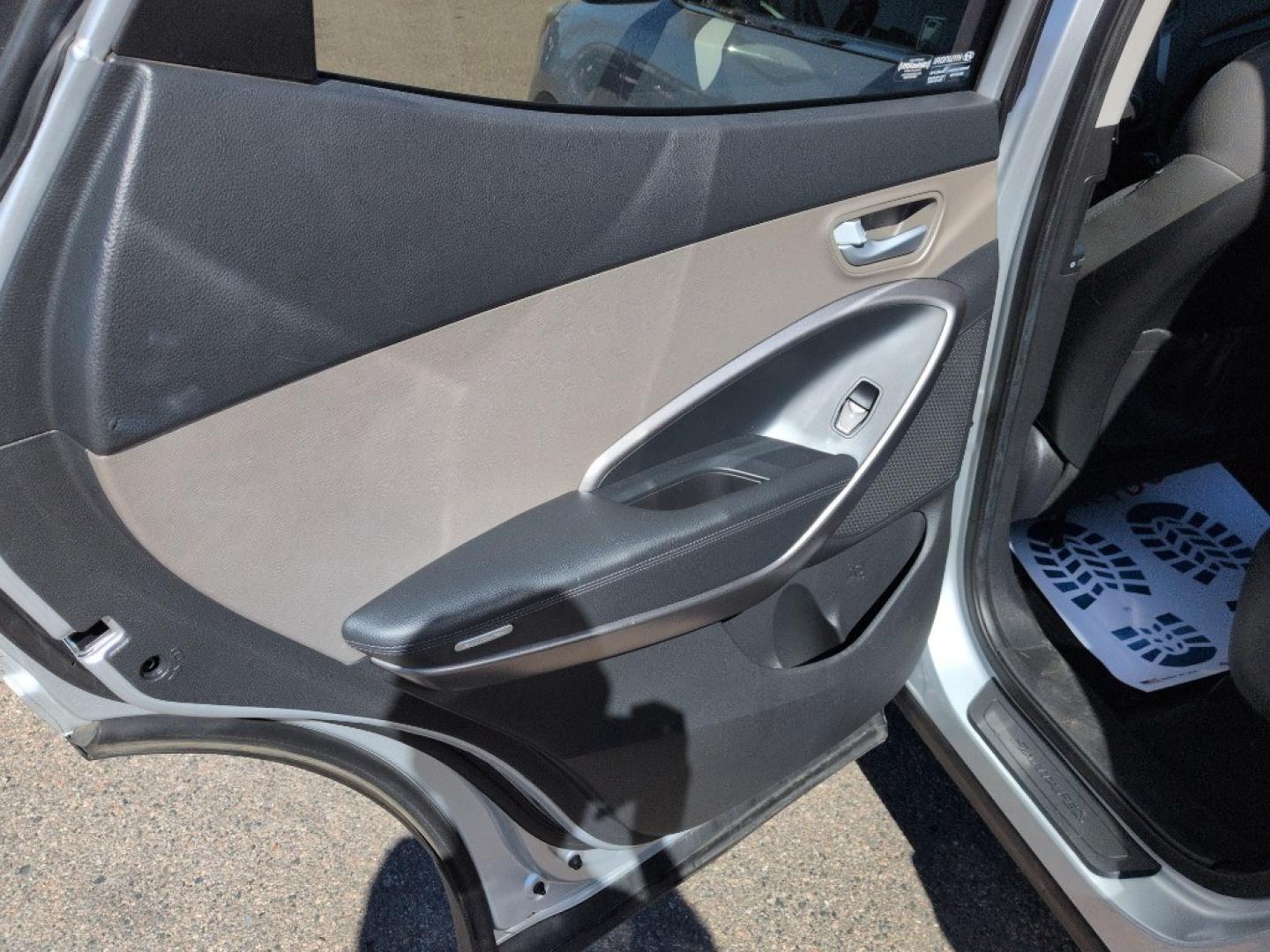 2014 SILVER Hyundai Santa Fe Sport Base (5XYZTDLB9EG) with an 4 Cyl, 2.4L engine, Automatic transmission, located at 10890 W. Colfax Ave., Lakewood, CO, 80215, (303) 274-7692, 39.739914, -105.120132 - Photo#14