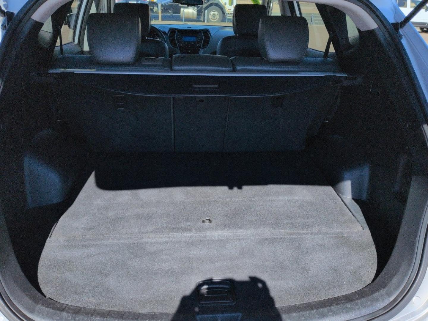 2014 SILVER Hyundai Santa Fe Sport Base (5XYZTDLB9EG) with an 4 Cyl, 2.4L engine, Automatic transmission, located at 10890 W. Colfax Ave., Lakewood, CO, 80215, (303) 274-7692, 39.739914, -105.120132 - Photo#20