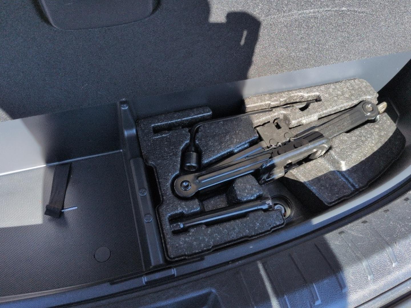 2014 SILVER Hyundai Santa Fe Sport Base (5XYZTDLB9EG) with an 4 Cyl, 2.4L engine, Automatic transmission, located at 10890 W. Colfax Ave., Lakewood, CO, 80215, (303) 274-7692, 39.739914, -105.120132 - Photo#21