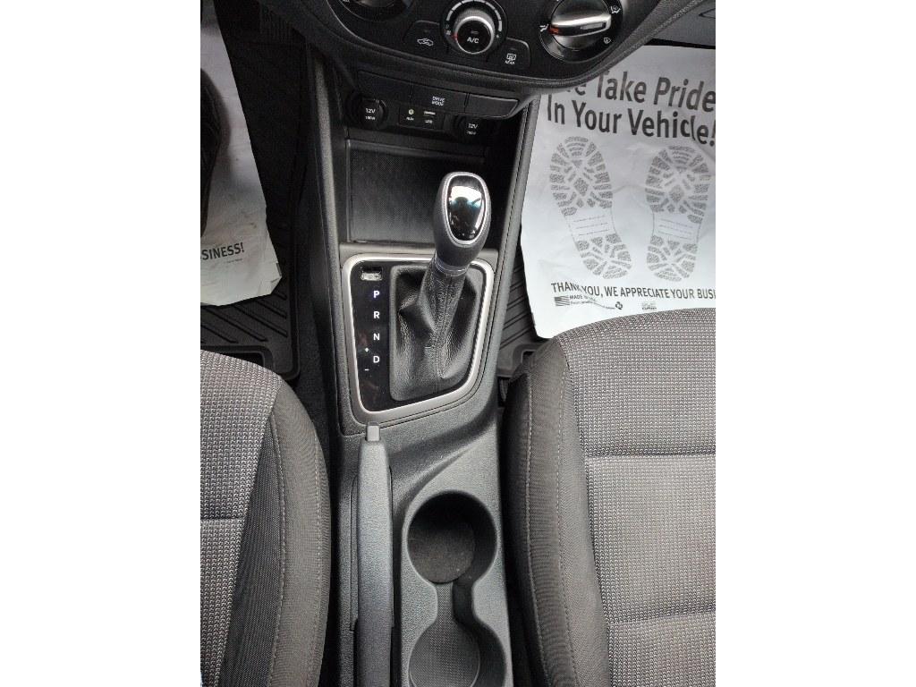 2019 BLUE Hyundai Accent SE 4-DOOR 6A (3KPC24A35KE) with an 4 Cyl, 1.6L engine, Automatic transmission, located at 10890 W. Colfax Ave., Lakewood, CO, 80215, (303) 274-7692, 39.739914, -105.120132 - Photo#13