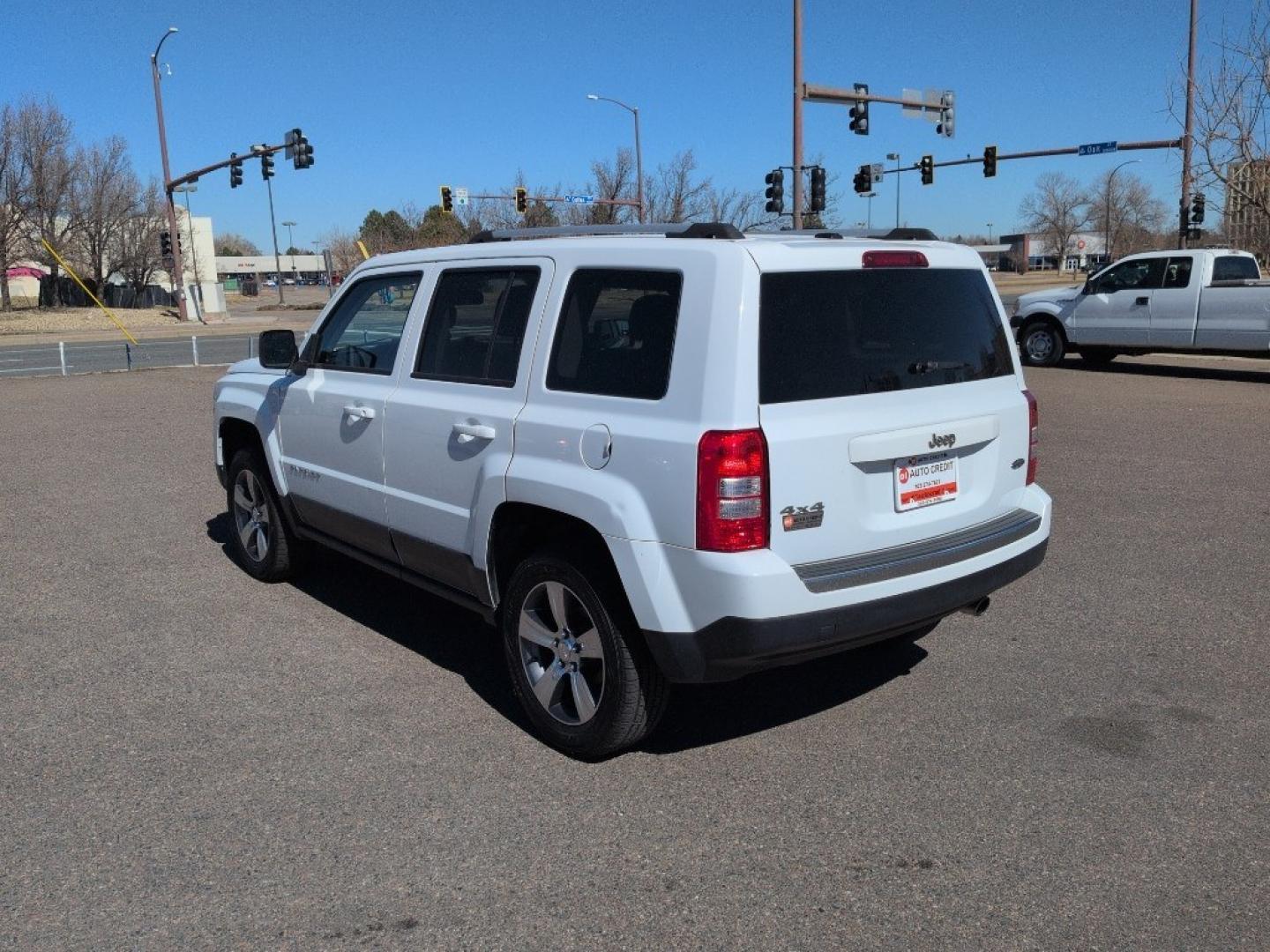 2016 WHITE Jeep Patriot Latitude (1C4NJRFBXGD) with an 4 Cyl, 2.4L engine, Automatic transmission, located at 10890 W. Colfax Ave., Lakewood, CO, 80215, (303) 274-7692, 39.739914, -105.120132 - Photo#6
