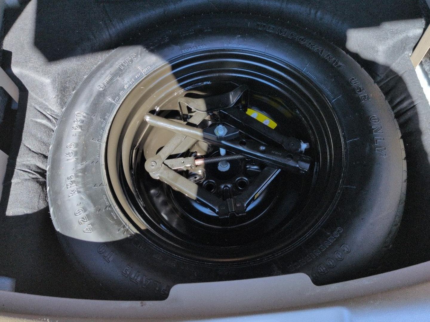 2016 WHITE Jeep Patriot Latitude (1C4NJRFBXGD) with an 4 Cyl, 2.4L engine, Automatic transmission, located at 10890 W. Colfax Ave., Lakewood, CO, 80215, (303) 274-7692, 39.739914, -105.120132 - Photo#23