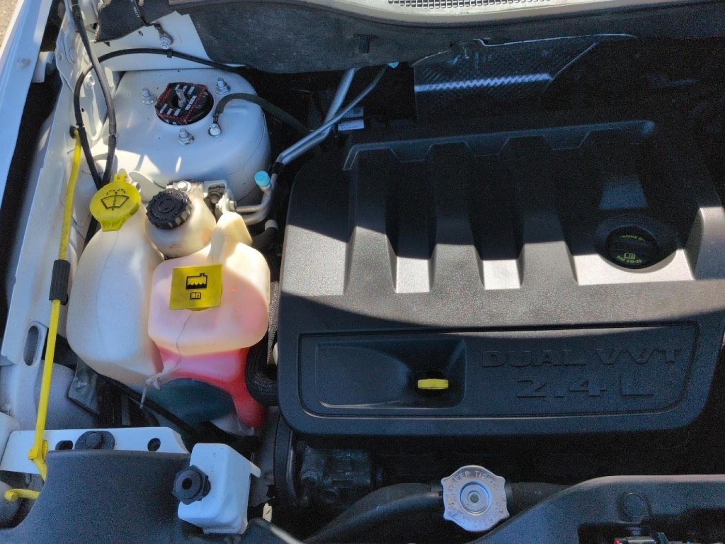 2016 WHITE Jeep Patriot Latitude (1C4NJRFBXGD) with an 4 Cyl, 2.4L engine, Automatic transmission, located at 10890 W. Colfax Ave., Lakewood, CO, 80215, (303) 274-7692, 39.739914, -105.120132 - Photo#24