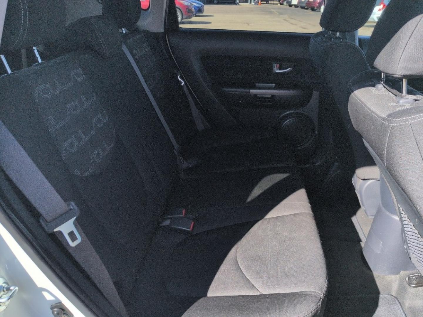 2013 WHITE Kia Soul ! (KNDJT2A62D7) with an 4 Cyl, 2.0L engine, Automatic transmission, located at 10890 W. Colfax Ave., Lakewood, CO, 80215, (303) 274-7692, 39.739914, -105.120132 - Photo#19