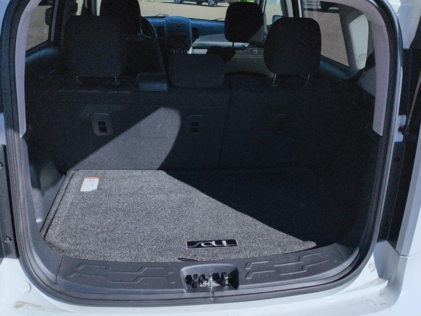 2013 WHITE Kia Soul ! (KNDJT2A62D7) with an 4 Cyl, 2.0L engine, Automatic transmission, located at 10890 W. Colfax Ave., Lakewood, CO, 80215, (303) 274-7692, 39.739914, -105.120132 - Photo#20