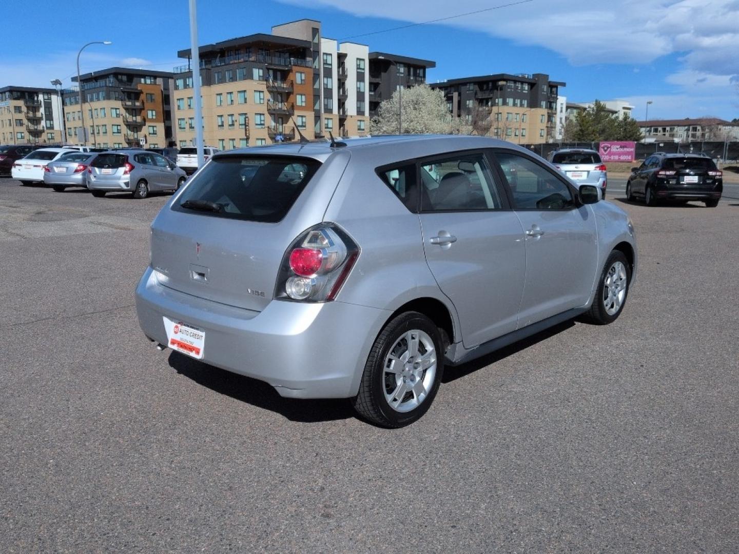 2010 SILVER Pontiac Vibe Base (5Y2SP6E03AZ) with an 4 Cyl, 2.4L engine, Automatic transmission, located at 10890 W. Colfax Ave., Lakewood, CO, 80215, (303) 274-7692, 39.739914, -105.120132 - Photo#4
