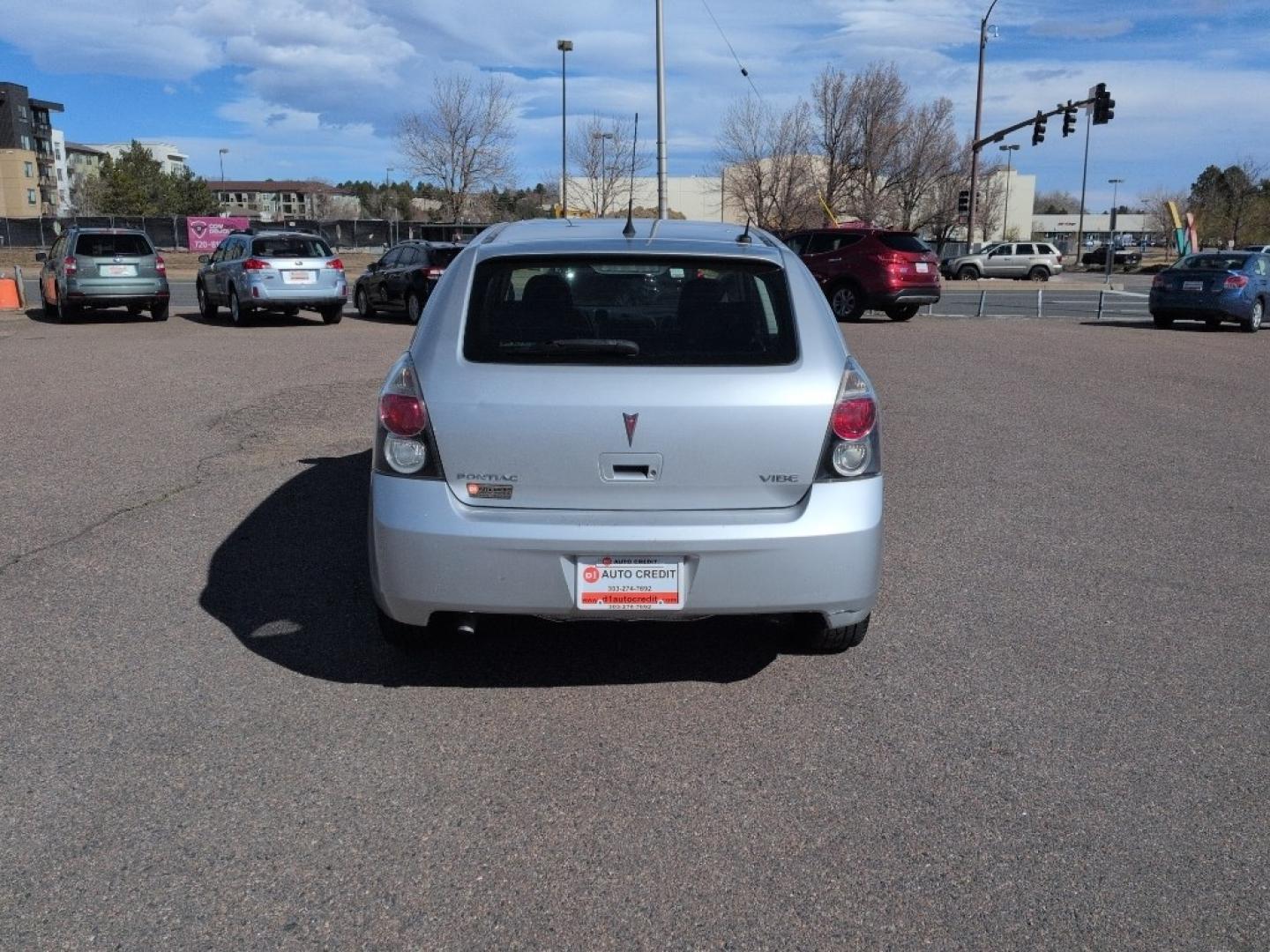 2010 SILVER Pontiac Vibe Base (5Y2SP6E03AZ) with an 4 Cyl, 2.4L engine, Automatic transmission, located at 10890 W. Colfax Ave., Lakewood, CO, 80215, (303) 274-7692, 39.739914, -105.120132 - Photo#5