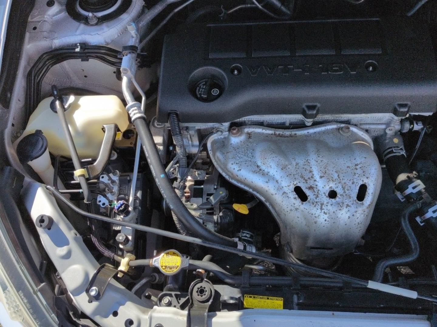 2010 SILVER Pontiac Vibe Base (5Y2SP6E03AZ) with an 4 Cyl, 2.4L engine, Automatic transmission, located at 10890 W. Colfax Ave., Lakewood, CO, 80215, (303) 274-7692, 39.739914, -105.120132 - Photo#23