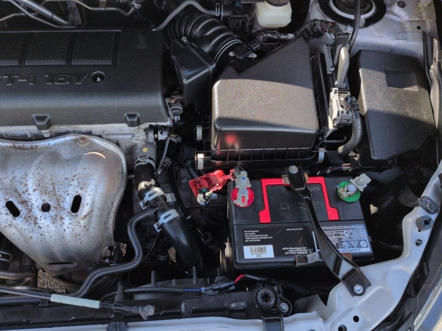 2010 SILVER Pontiac Vibe Base (5Y2SP6E03AZ) with an 4 Cyl, 2.4L engine, Automatic transmission, located at 10890 W. Colfax Ave., Lakewood, CO, 80215, (303) 274-7692, 39.739914, -105.120132 - Photo#24