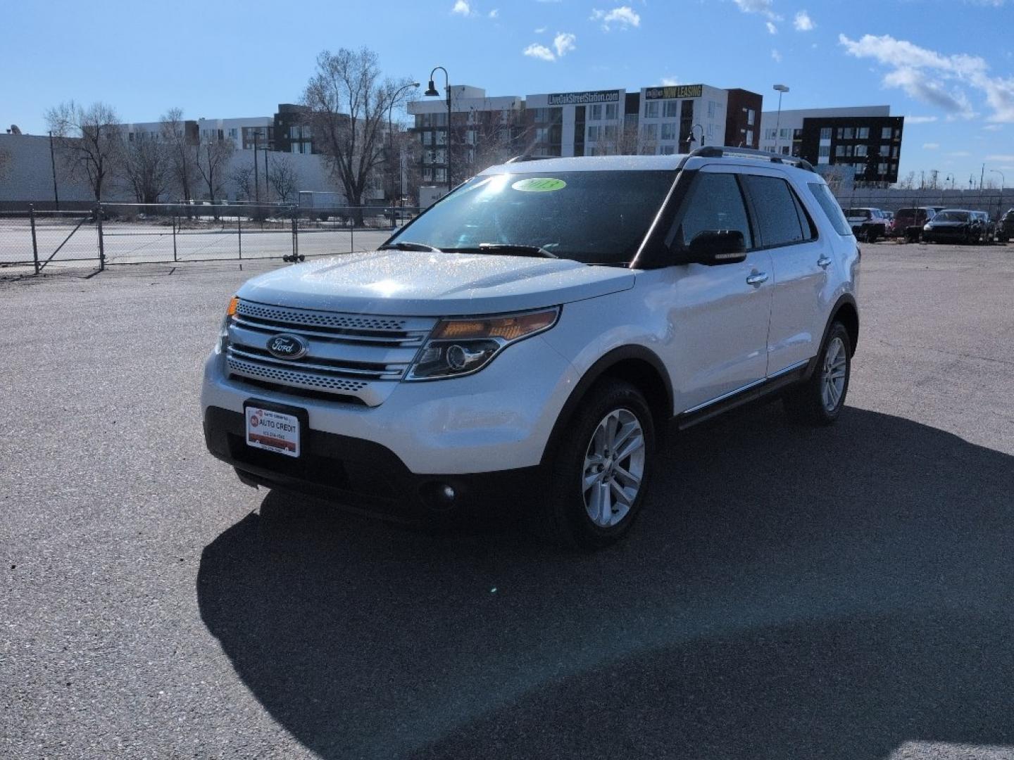 2013 WHITE Ford Explorer XLT (1FM5K8D89DG) with an V6, 3.5L engine, Automatic transmission, located at 10890 W. Colfax Ave., Lakewood, CO, 80215, (303) 274-7692, 39.739914, -105.120132 - Photo#0
