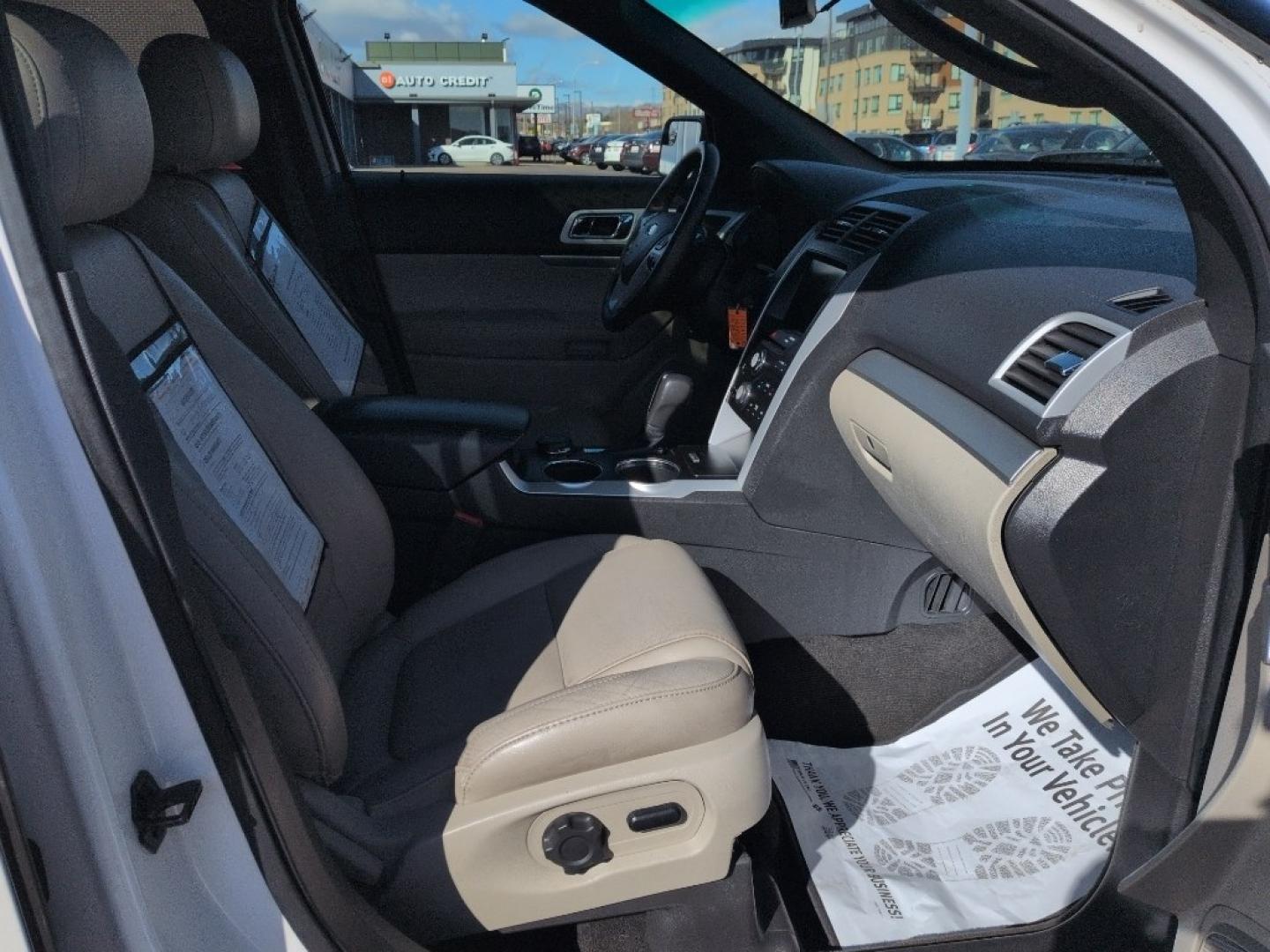 2013 WHITE Ford Explorer XLT (1FM5K8D89DG) with an V6, 3.5L engine, Automatic transmission, located at 10890 W. Colfax Ave., Lakewood, CO, 80215, (303) 274-7692, 39.739914, -105.120132 - Photo#19