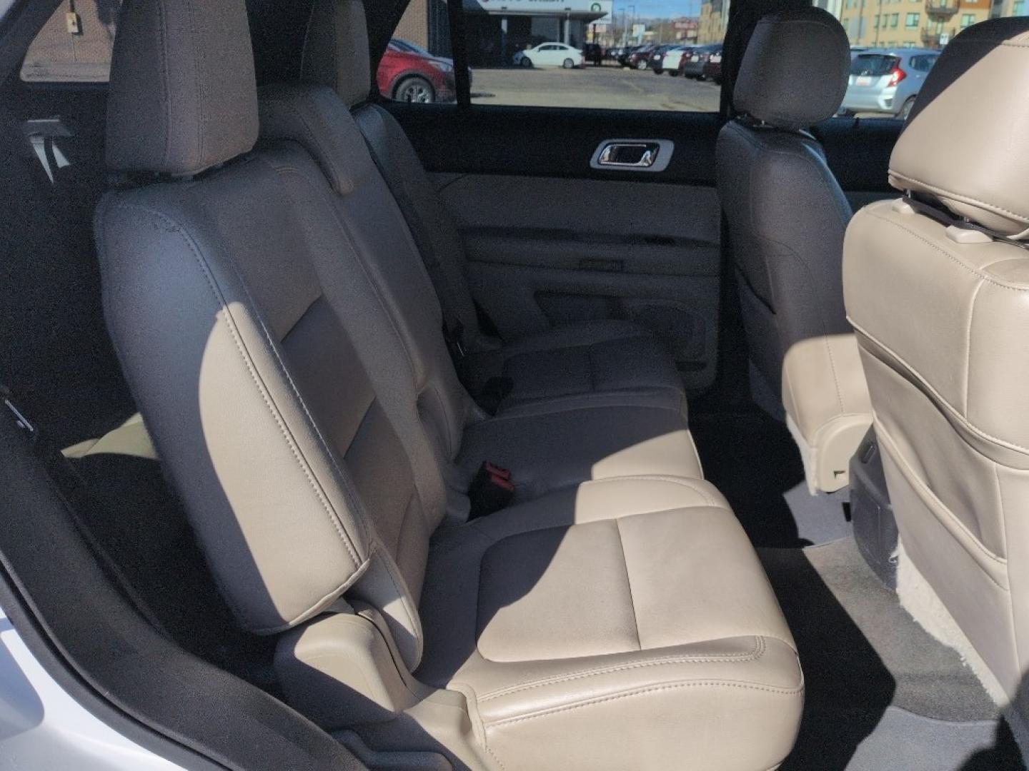 2013 WHITE Ford Explorer XLT (1FM5K8D89DG) with an V6, 3.5L engine, Automatic transmission, located at 10890 W. Colfax Ave., Lakewood, CO, 80215, (303) 274-7692, 39.739914, -105.120132 - Photo#21